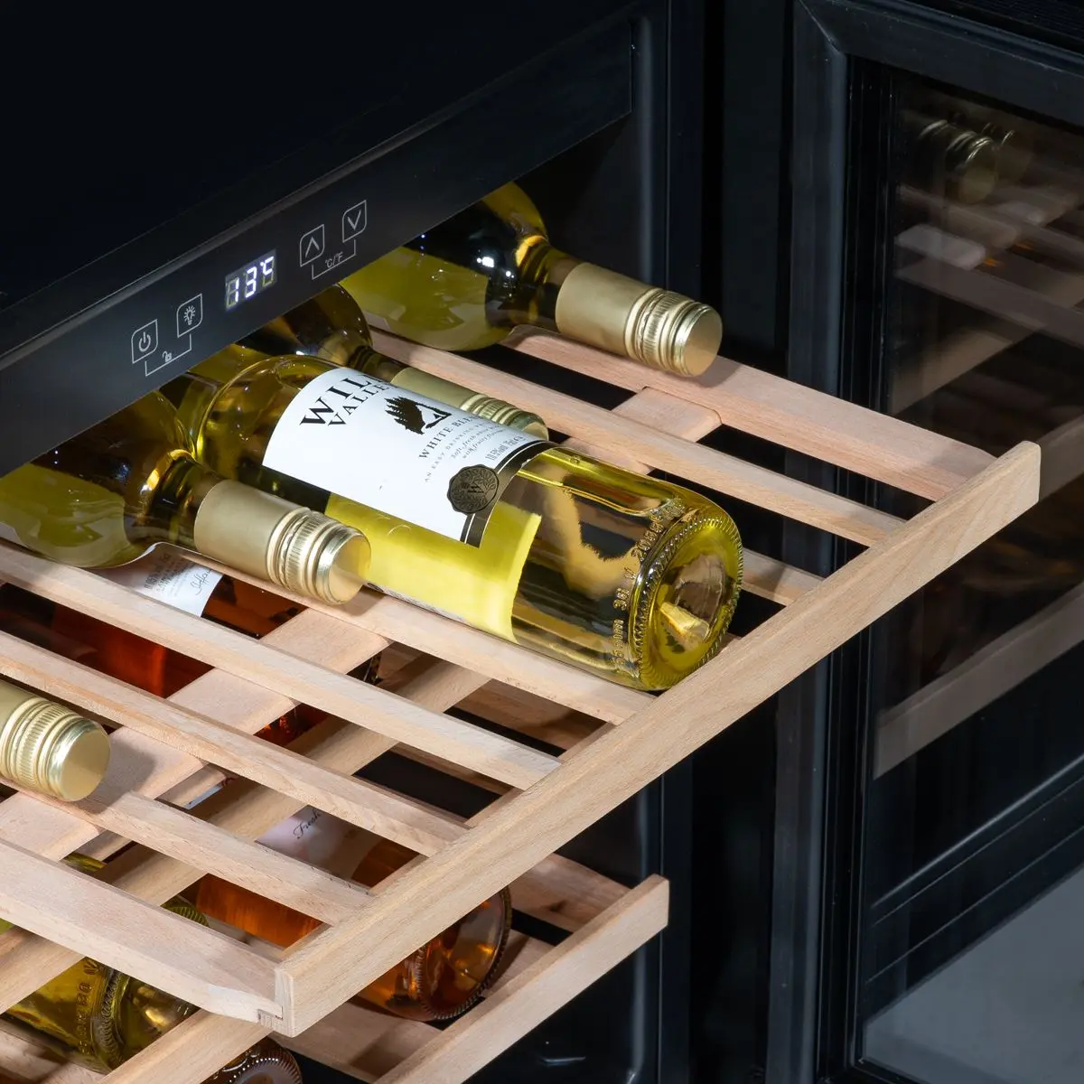 Baridi 60cm Built-In 36 Bottle Wine Cooler with Beech Wood Shelves and Internal LED Light, Black - Image 11