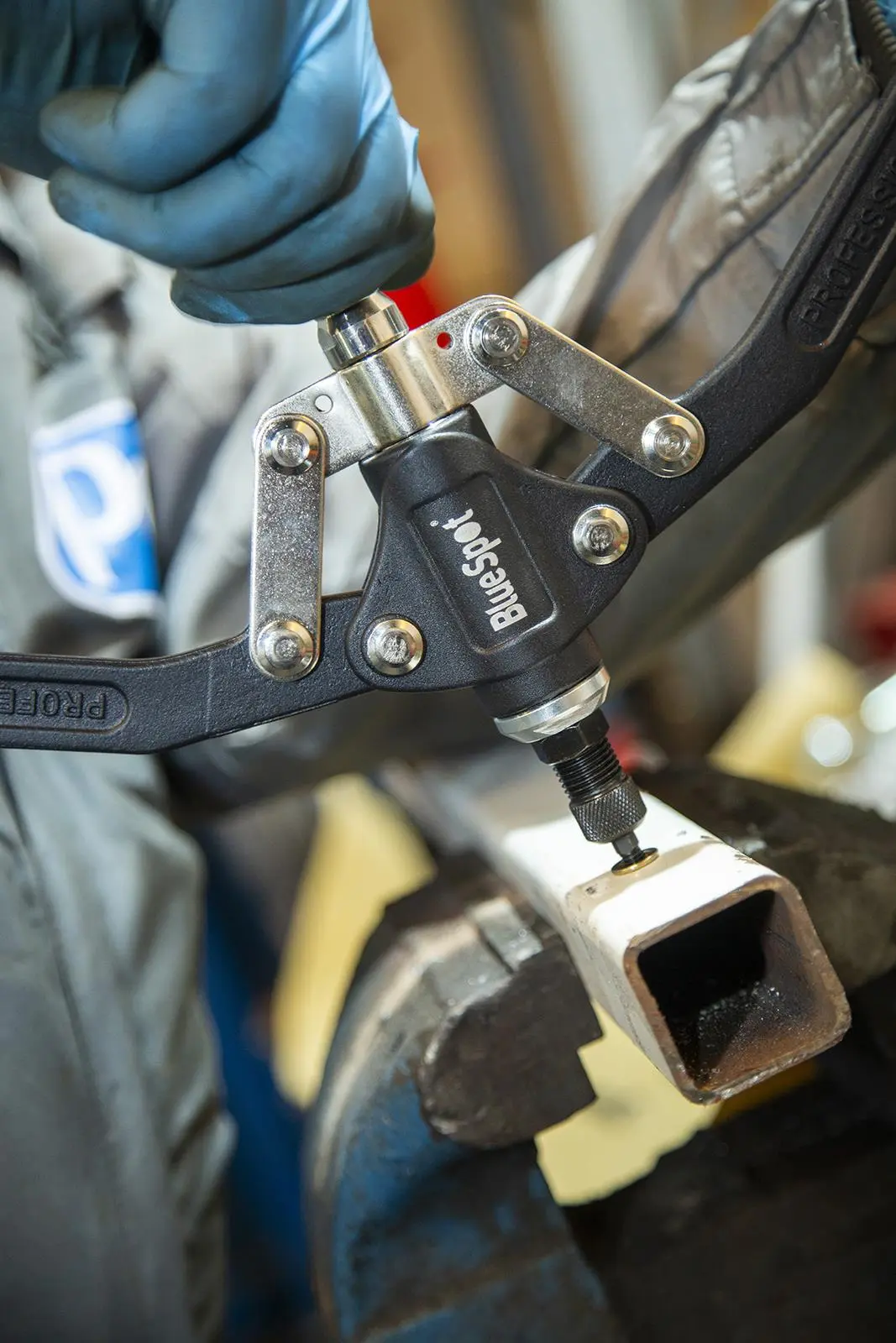 BlueSpot Long Arm Rivet (3.2-6.4) and Nut Riveter (M4-M10) Set - Image 5