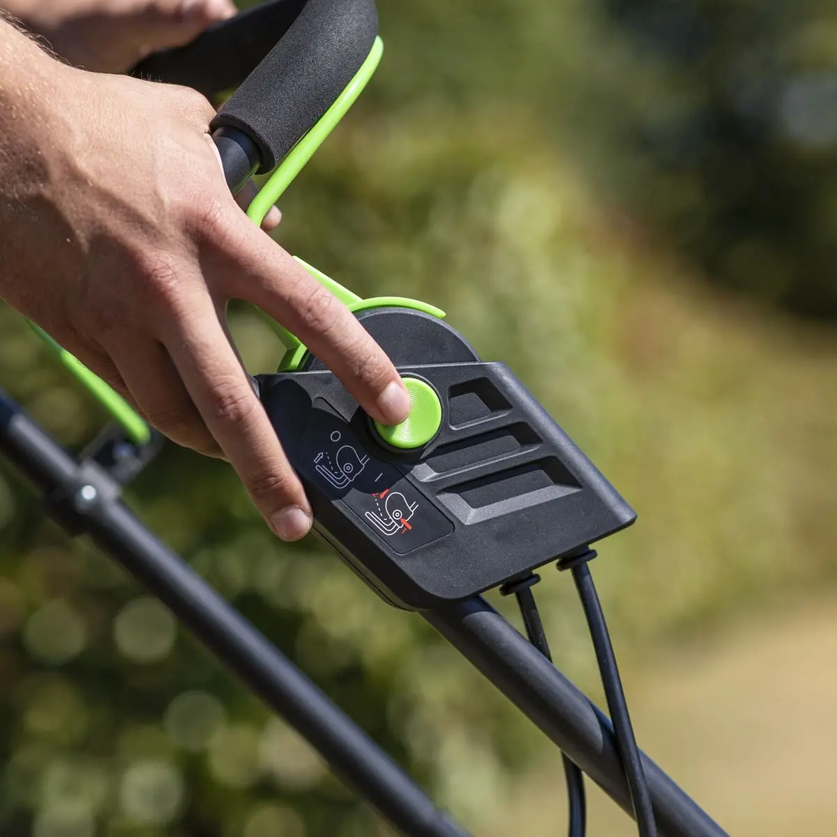 Dellonda 1500W Electric 2-in-1 Scarifier with 5-Heights, 36cm Cutting Diameter, 45L Grass Collection Bag, 10m Mains Cable, Hand Push - Image 38