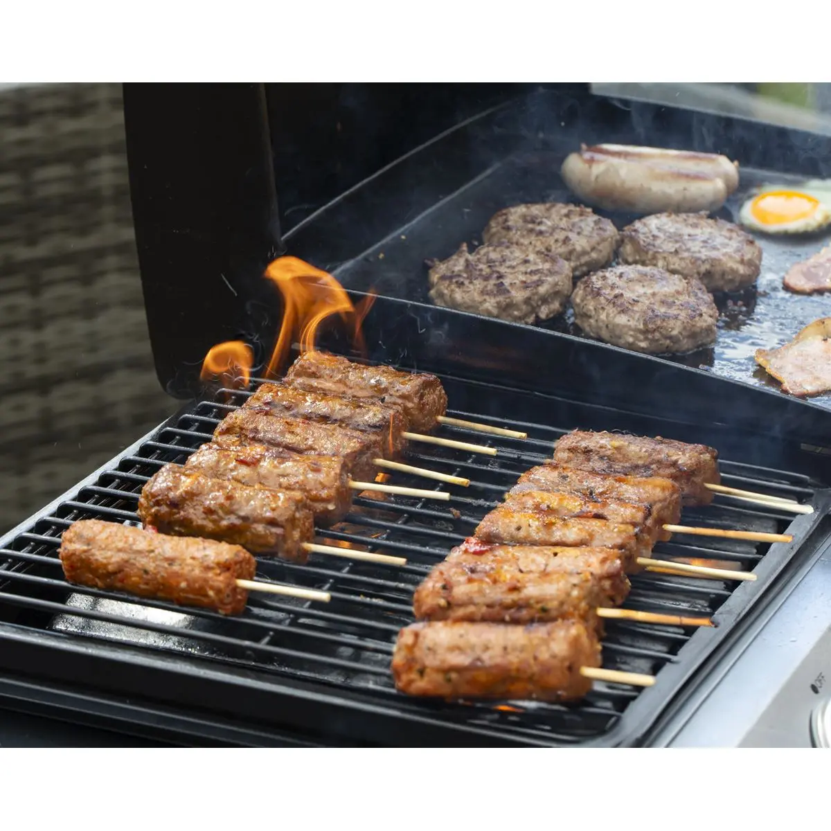 Dellonda 3 Burner Portable Gas Plancha/Grill 8.5kW BBQ Griddle, Stainless Steel - Image 3