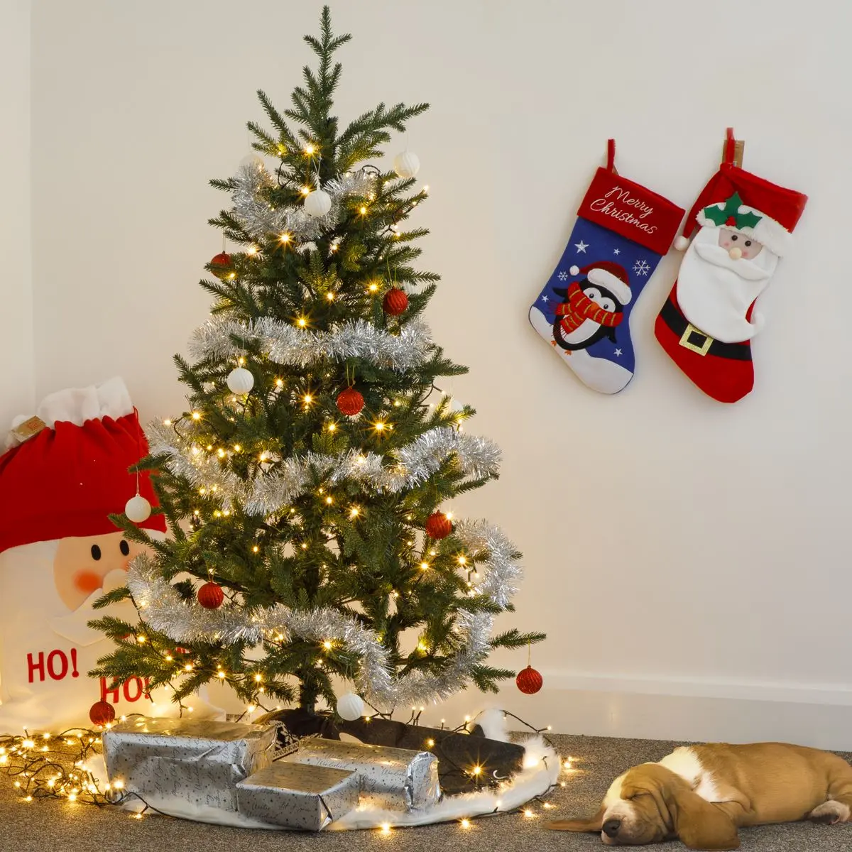 Dellonda Artificial 5ft/150cm Hinged Christmas Tree with 772 PE/PVC Mix Tips - Image 8
