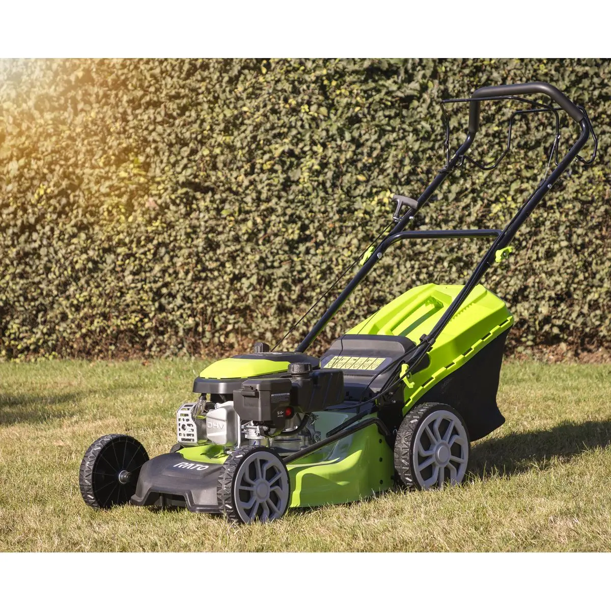 Dellonda Self-Propelled Petrol Lawnmower Grass Cutter with Height Adjustment & Grass Bag 144cc 18"/46cm 4-Stroke Engine - Image 2