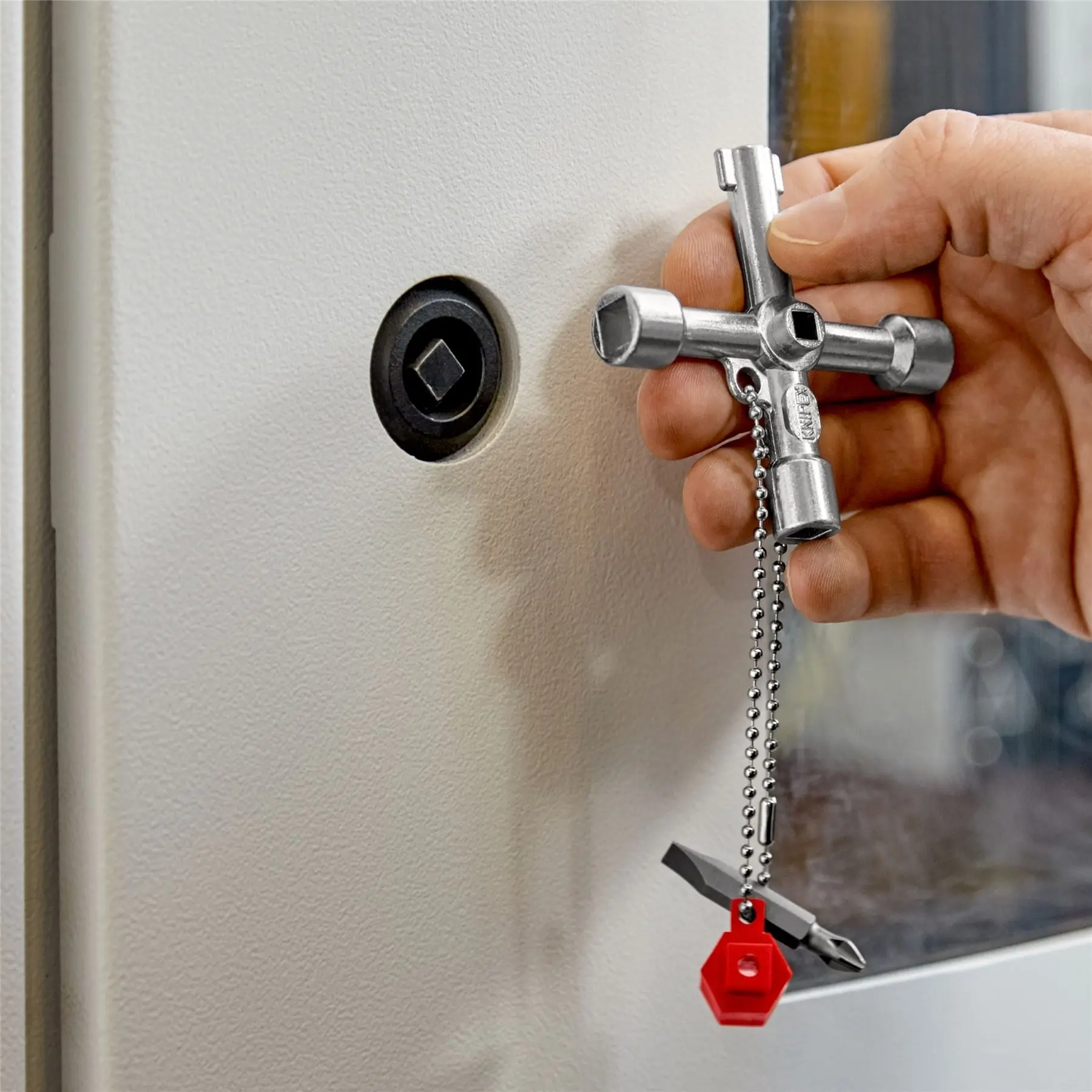Knipex Control Cabinet Key for Standard Cabinets and Shut-Off Systems 76mm 00 11 03 - Image 5