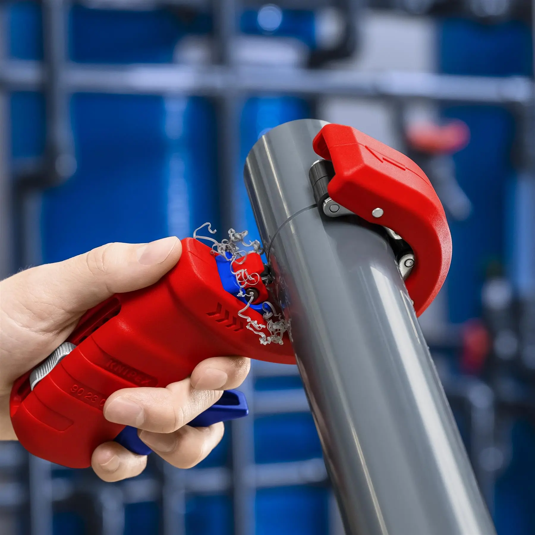 KNIPEX DPT50 Pipe Cutter for Thick Walled Plastic Pipes 50mm Diameter 90 23 02 BK - Image 2