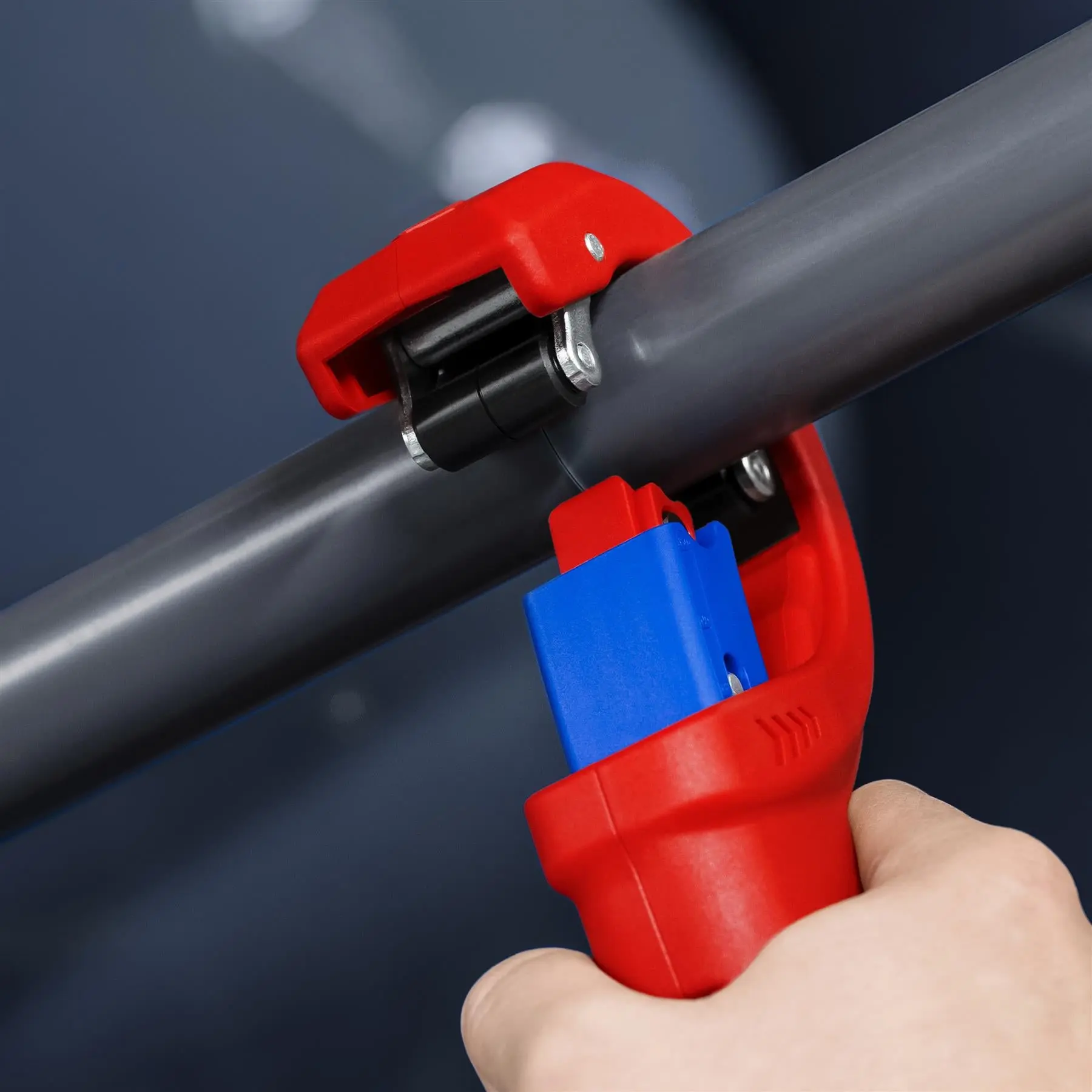 KNIPEX DPT50 Pipe Cutter for Thick Walled Plastic Pipes 50mm Diameter 90 23 02 BK - Image 4