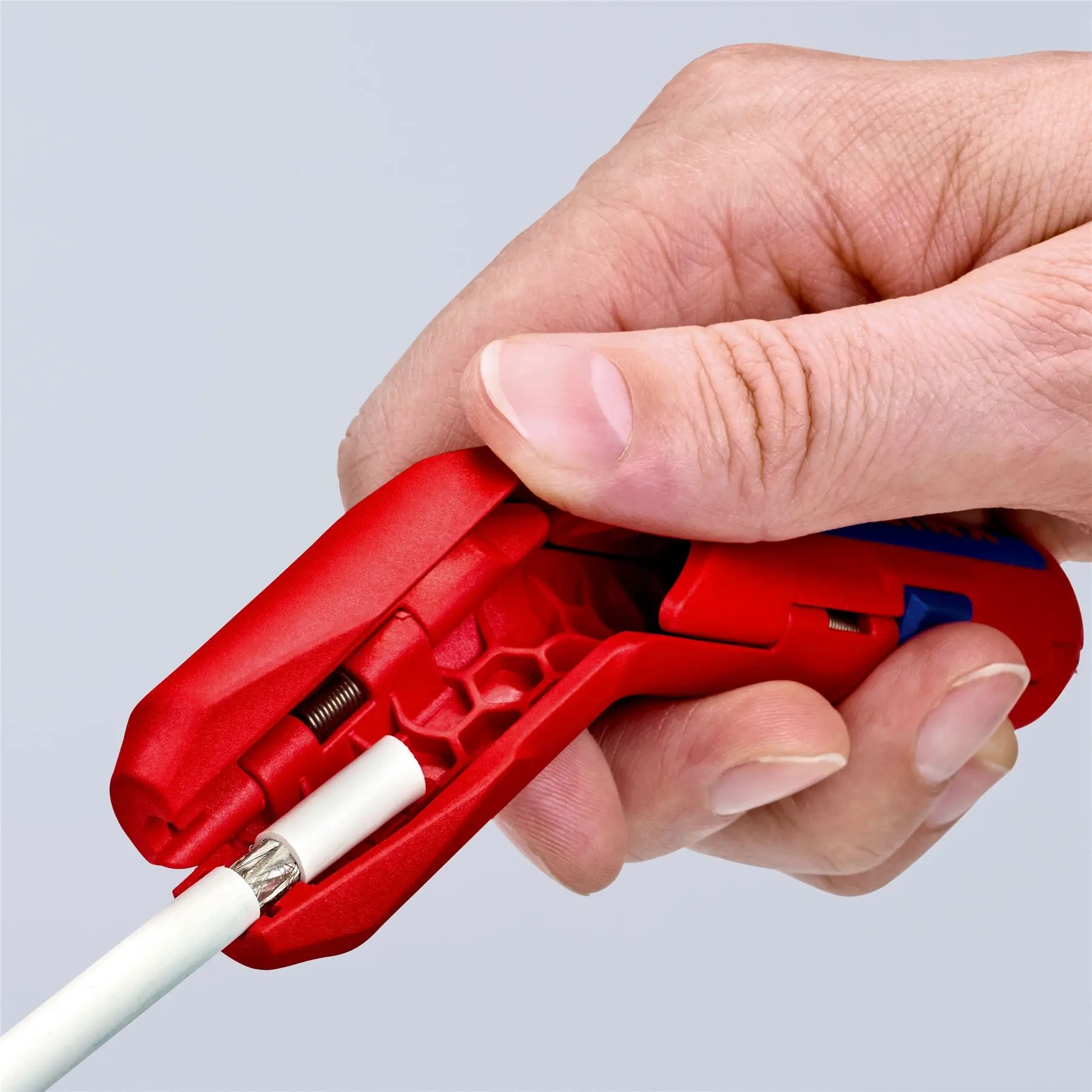 Knipex ErgoStrip® Universal Wire Stripping Tool 135mm 16 95 01 SB - Image 9
