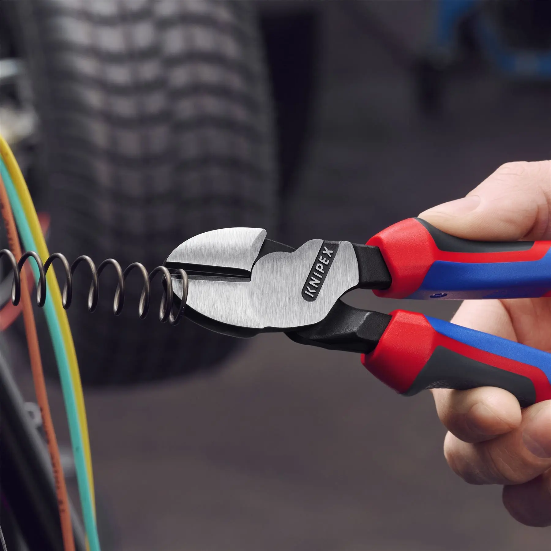 KNIPEX High Leverage Diagonal Side Cutting Pliers 200mm with Comfort Handles 74 02 200 SB - Image 2