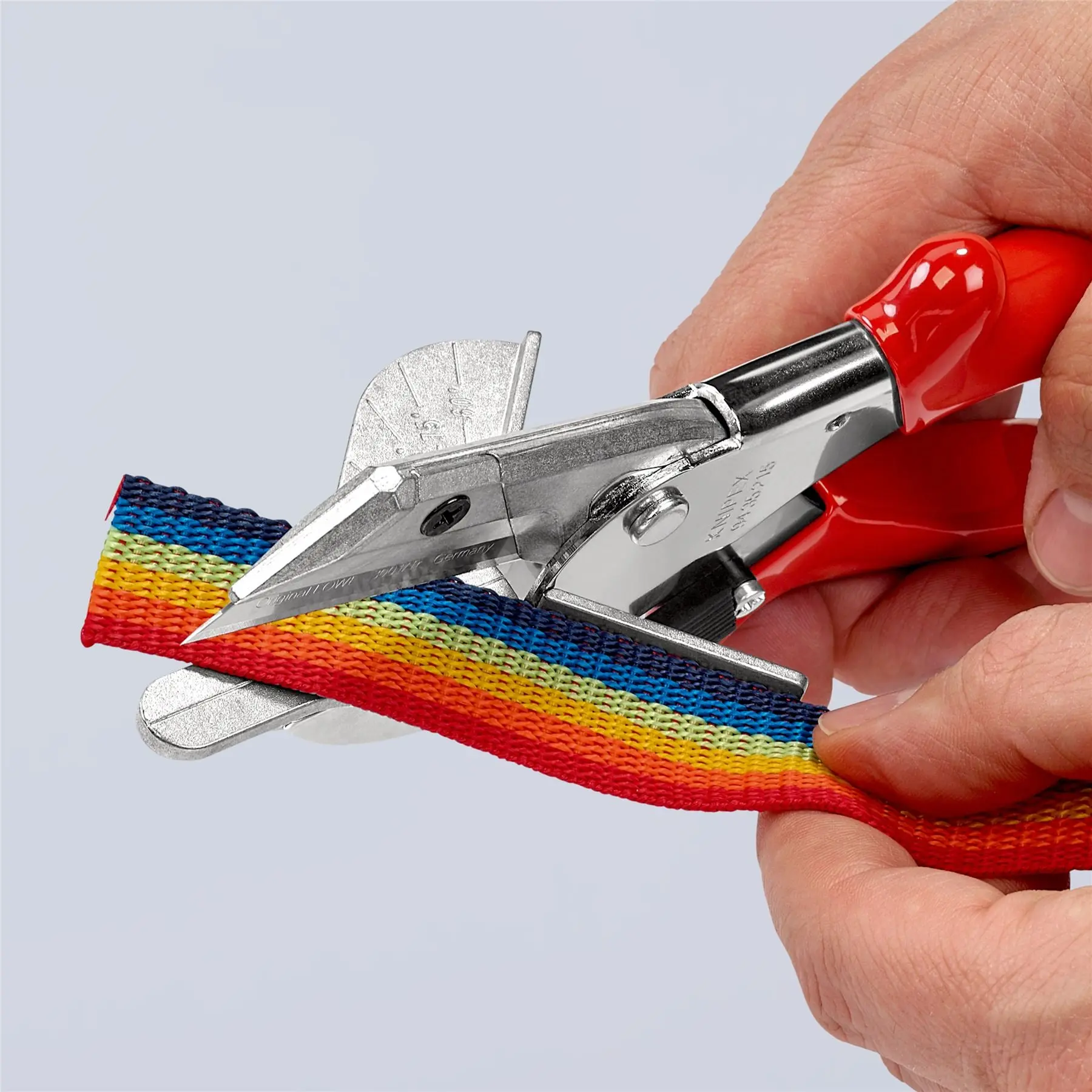 KNIPEX Mitre Shears Cutters for Plastic and Rubber Section 215mm Plastic Handles 94 35 215 - Image 4