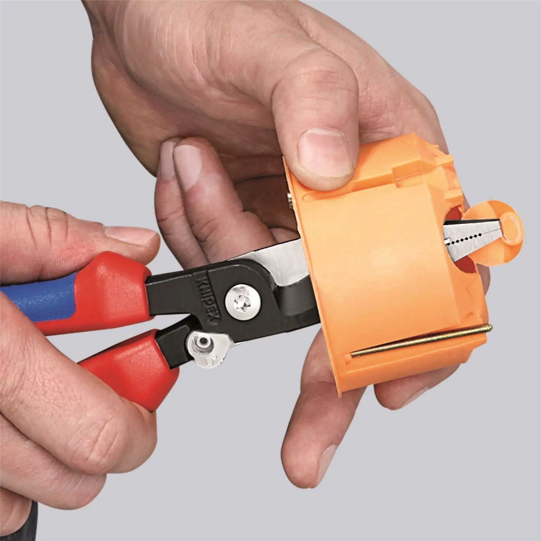 Knipex Piers for Electrical Installation 200mm 13 81 200 - Image 3