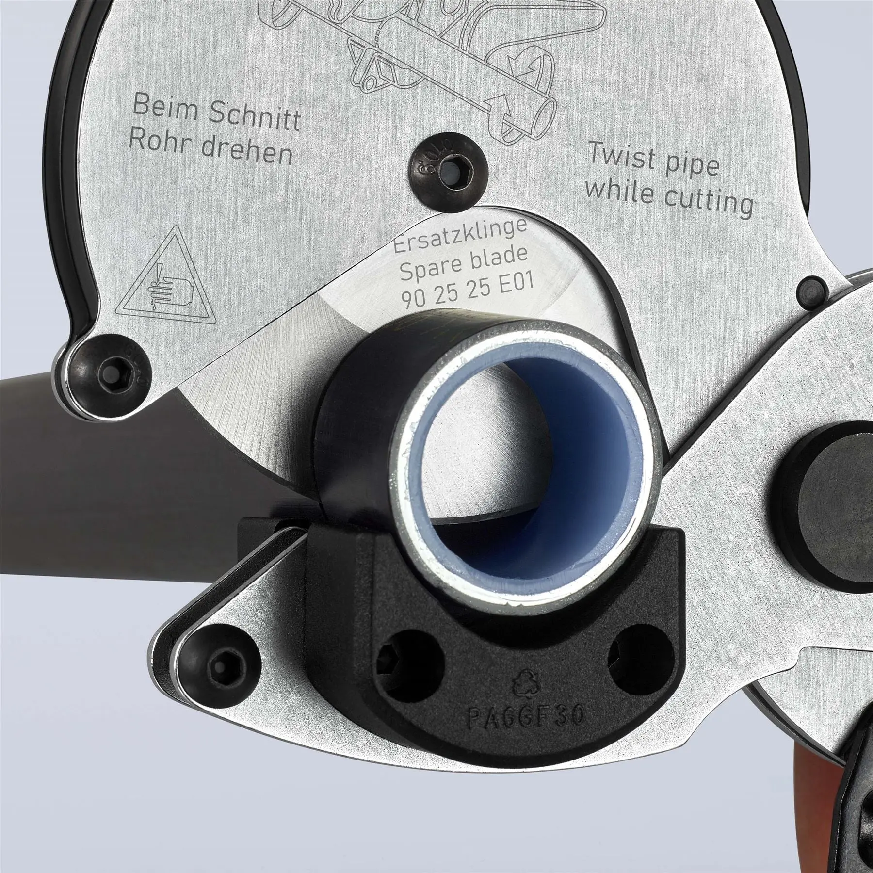 Knipex Pipe Cutter for Composite and Plastic Pipes 26mm Capactiy Multi Component Grips 90 25 25 - Image 3