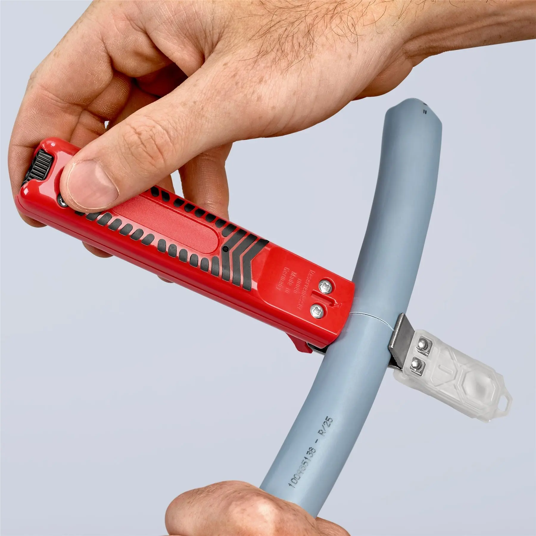 KNIPEX Round Cable Stripping Tool with Scalpel Blade 165mm for 8-28mm Diameter 16 20 165 SB - Image 4