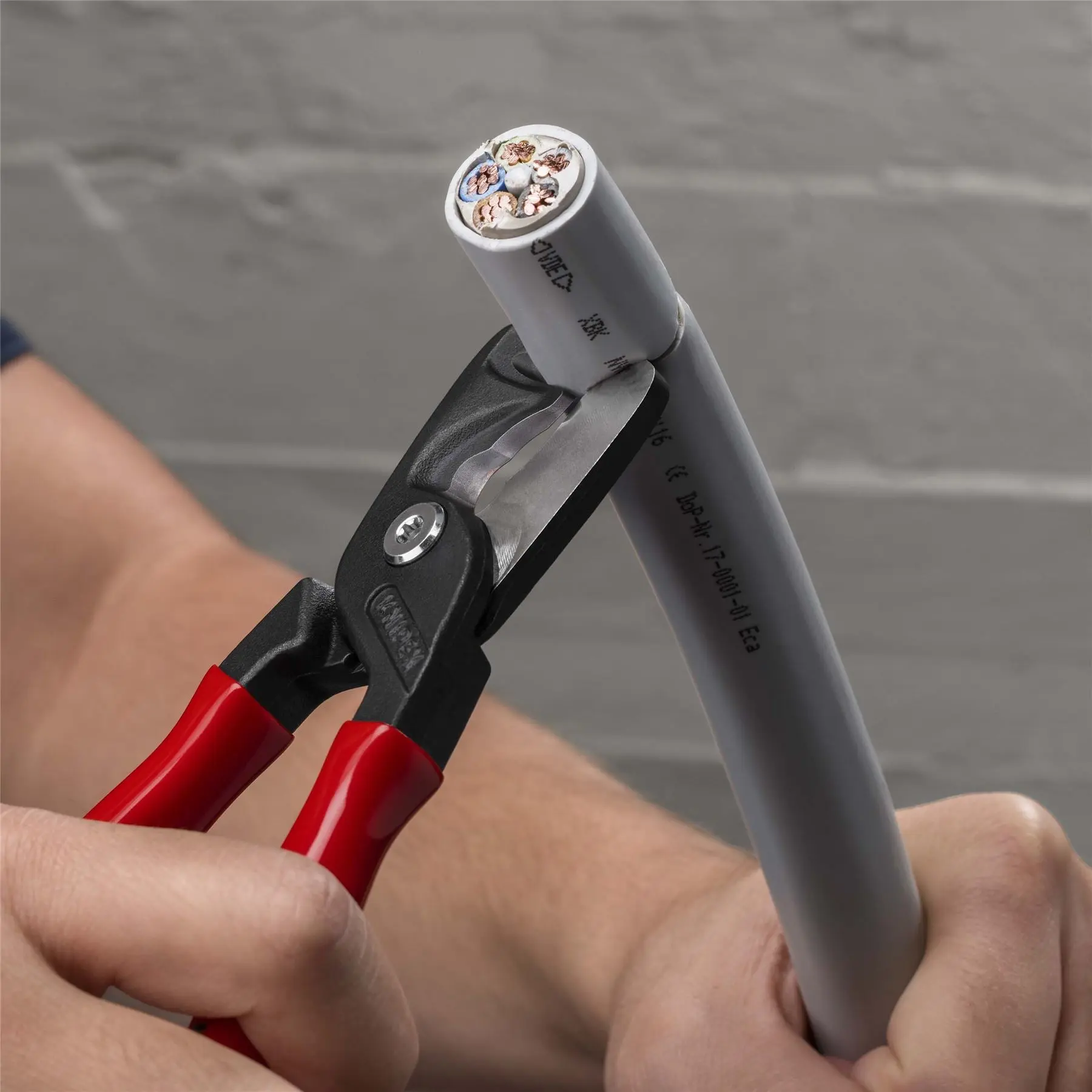 KNIPEX StepCut XL Cable Shears Cutting Pliers 225mm Plastic Coated Handles 95 11 225 - Image 2