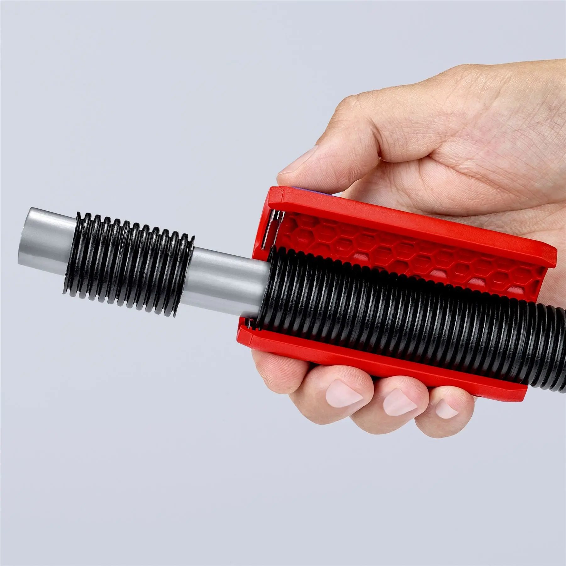 KNIPEX TwistCut Corrugated Pipe Cutter 13-32mm Diameter Capacity 100mm 90 22 01 SB - Image 11