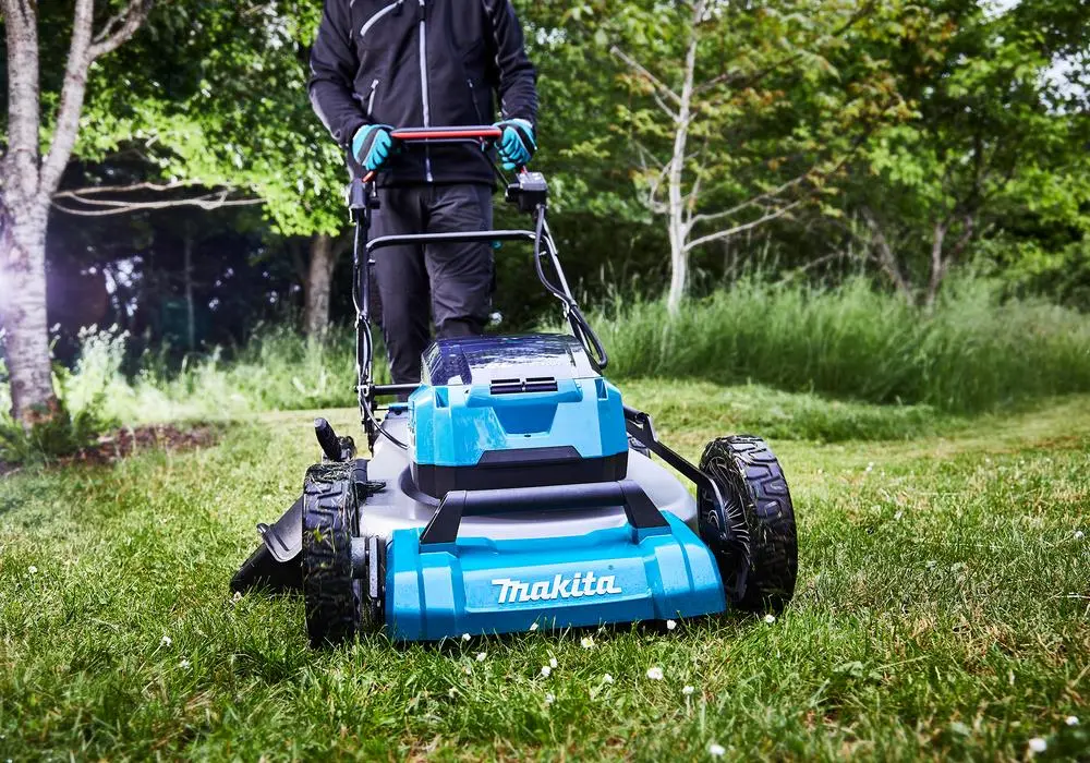 Makita 53cm Lawn Mower Kit Twin 18V LXT Li-ion Cordless Garden Grass Outdoor 4 x 5Ah Battery and Dual Rapid Charger DLM532PT4 - Image 4