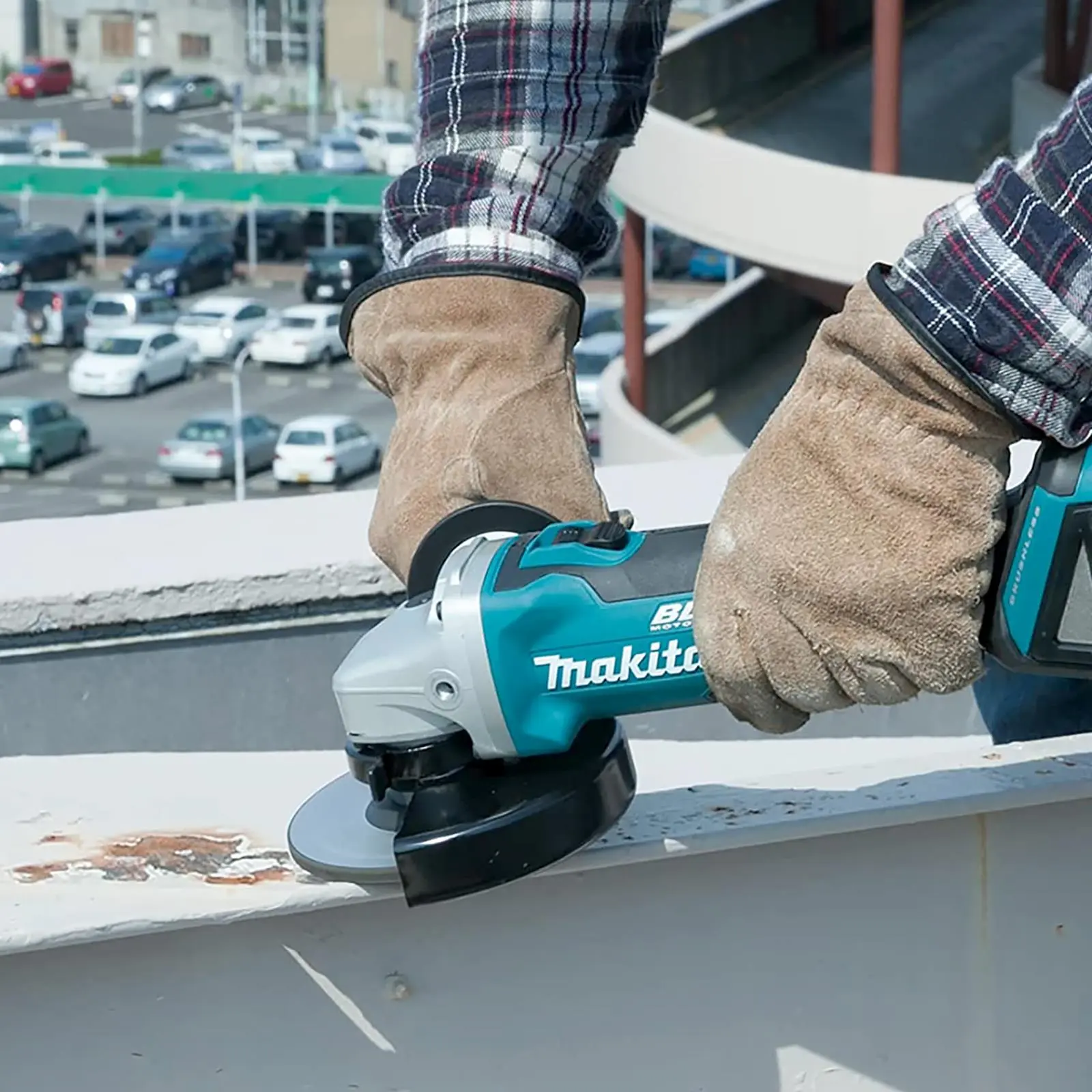 Makita Angle Grinder 125mm 18V Li-ion Brushless Cordless Body Only DGA504Z - Image 5