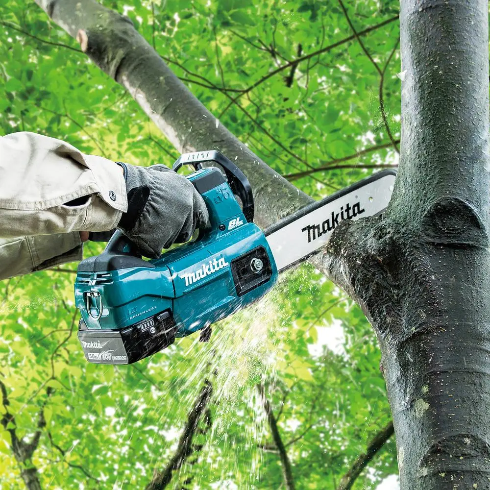 Makita Chainsaw Kit 25cm 10" 18V LXT Brushless Cordless 5Ah Battery and Charger Top Handle Garden Tree Cutting Pruning DUC254RT - Image 2