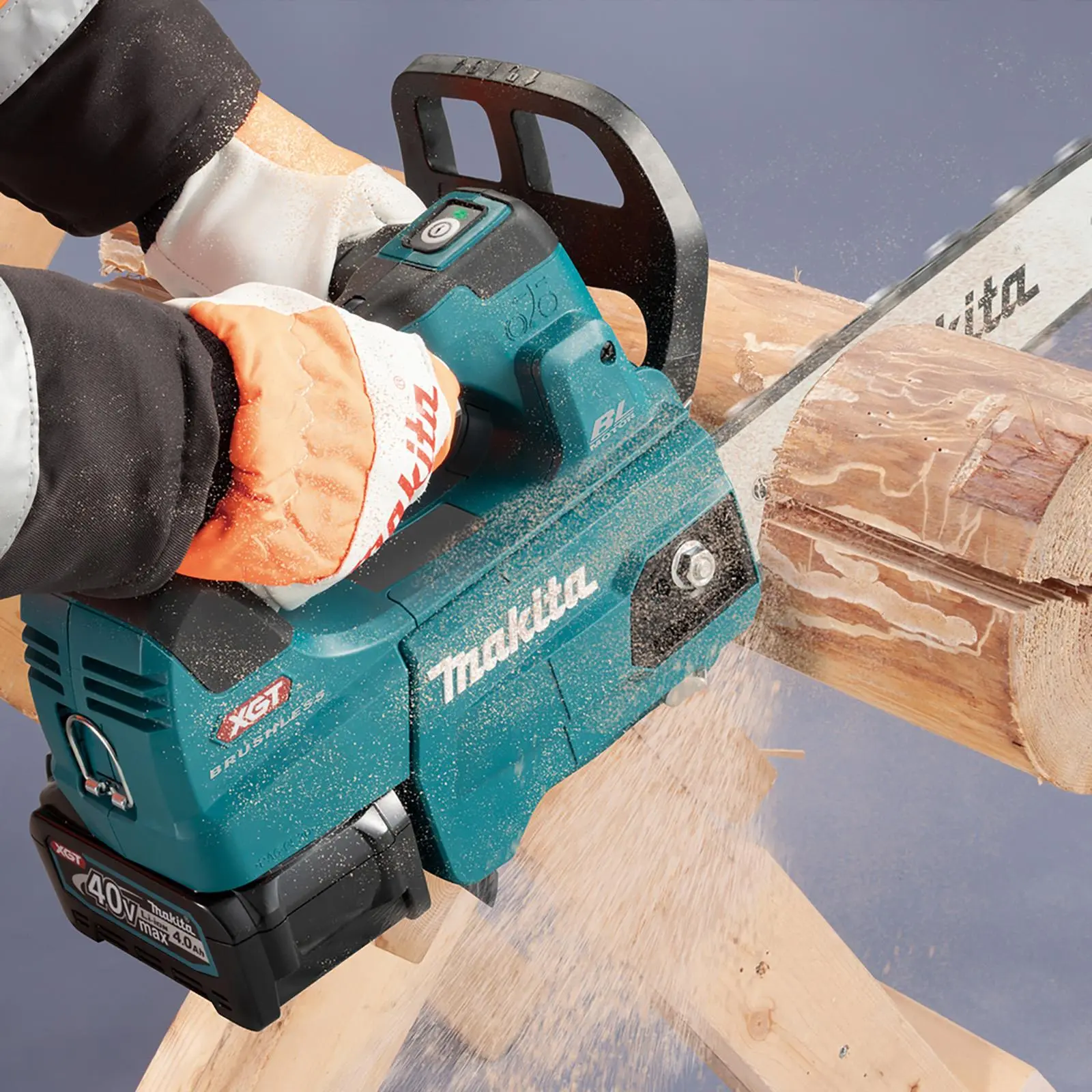 Makita Chainsaw Kit 30cm 12" 40V XGT Brushless Cordless Top Handle 2 x 2.5Ah Battery and Rapid Charger Garden Tree Cutting Pruning UC003GD202 - Image 3