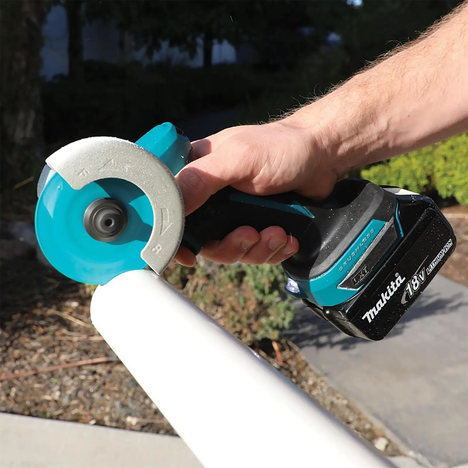 Makita Compact Disc Cutter Grinder 76mm 18V LXT Brushless Cordless DMC300Z Body Only - Image 2