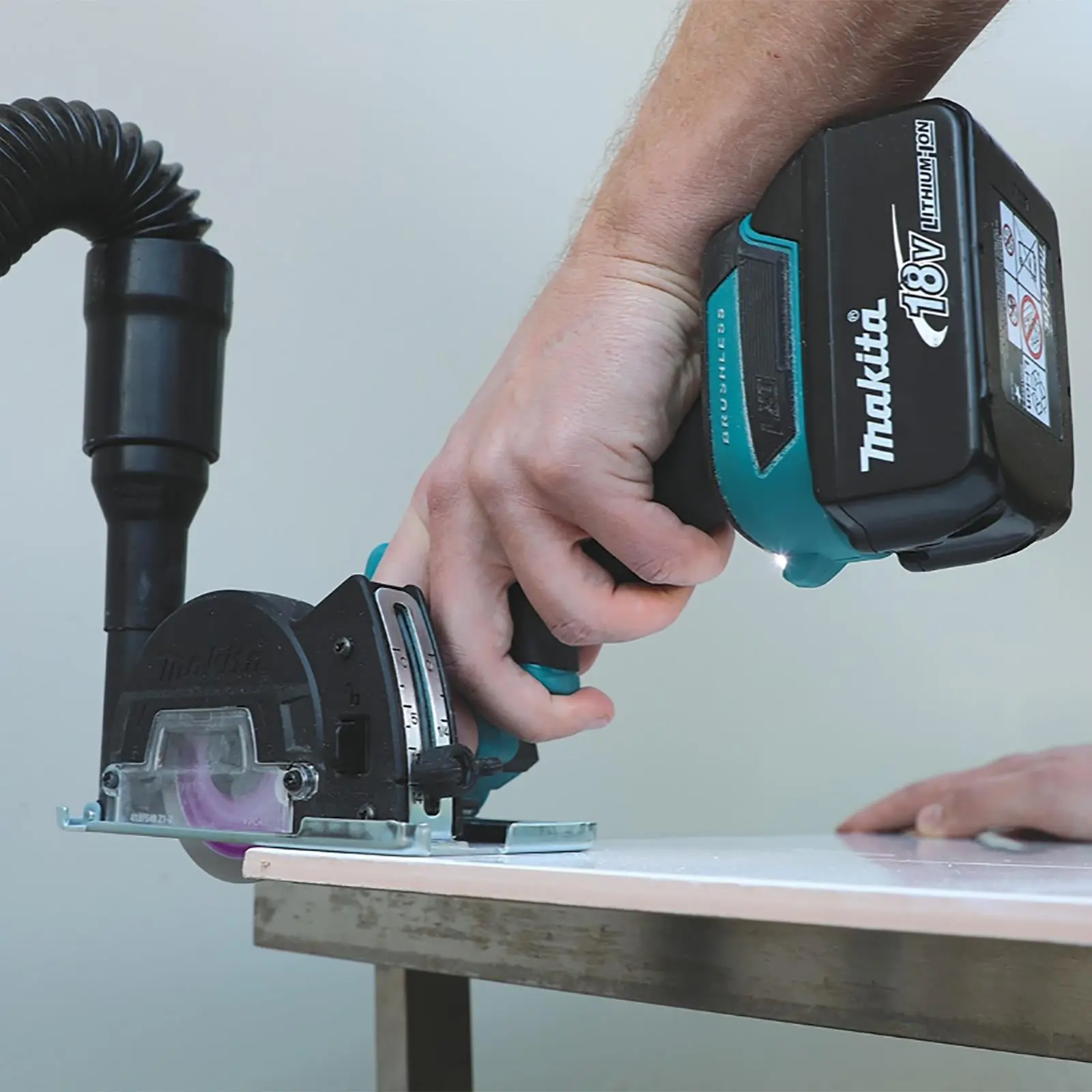 Makita Compact Disc Cutter Grinder 76mm 18V LXT Brushless Cordless DMC300Z Body Only - Image 7