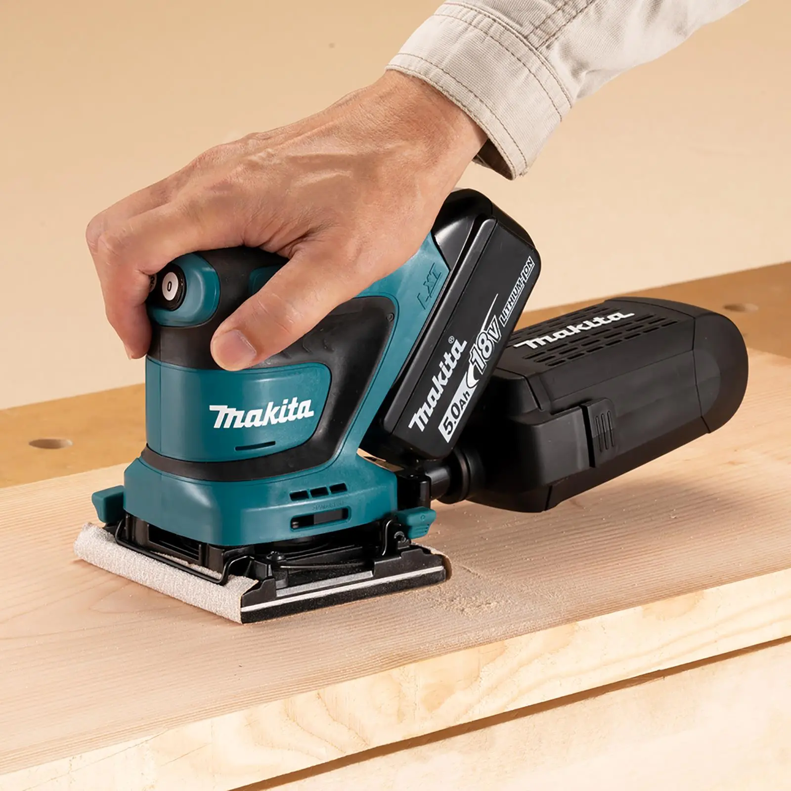 Makita Finishing Sander 18V LXT Li-ion Cordless Body Only DBO481Z - Image 5
