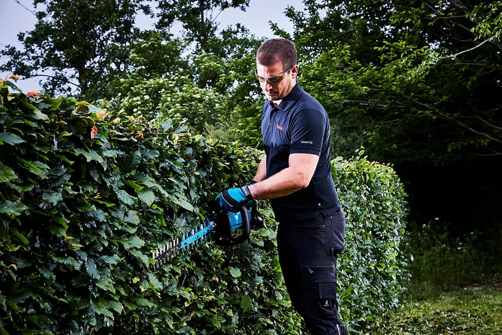 Makita Hedge Trimmer 60cm 18V LXT Li-ion Brushless Cordless Garden Bush Cutter Cutting Bare Unit Body Only DUH601Z - Image 2
