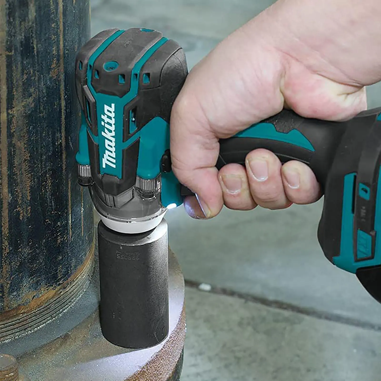 Makita Impact Wrench 1/2" Drive 18V LXT Brushless Li-ion Cordless Body Only DTW285Z - Image 4