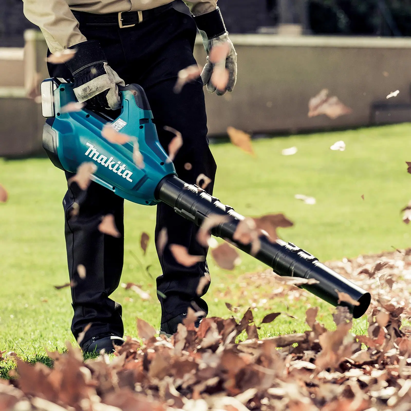Makita Leaf Blower Kit 18V x 2 LXT Brushless Cordless 2 x 6Ah Battery and Dual Rapid Charger 14.4N Garden Grass Clippings Construction DUB362PG2 - Image 10