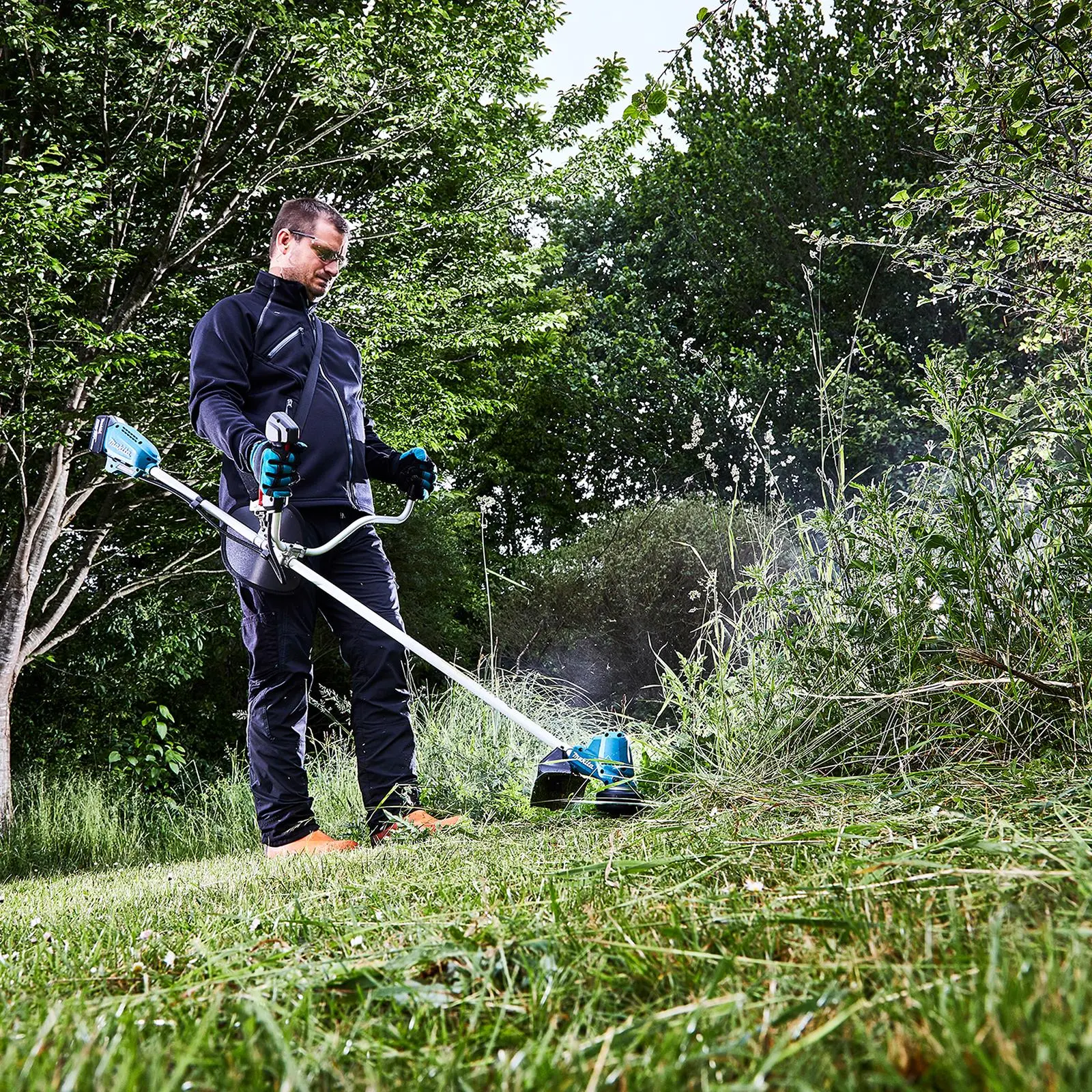 Makita Line Trimmer Strimmer 18V LXT Brushless Cordless Garden Lawn Strimming Bare Unit Body Only DUR190UZX3 - Image 3