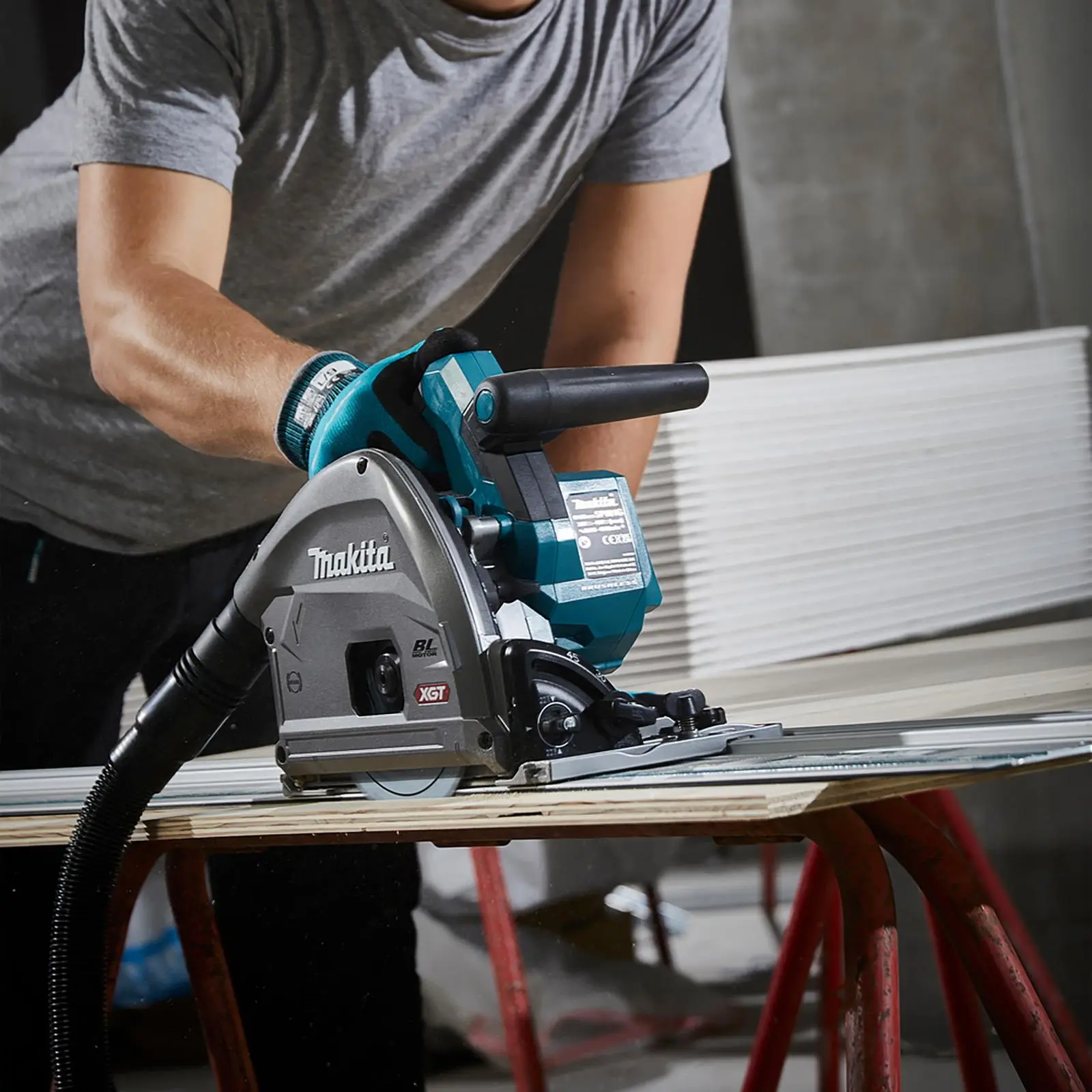 Makita Plunge Cut Circular Saw 165mm 40V Max XGT in MakPac Type 4 Case Body Only SP001GZ03 - Image 2