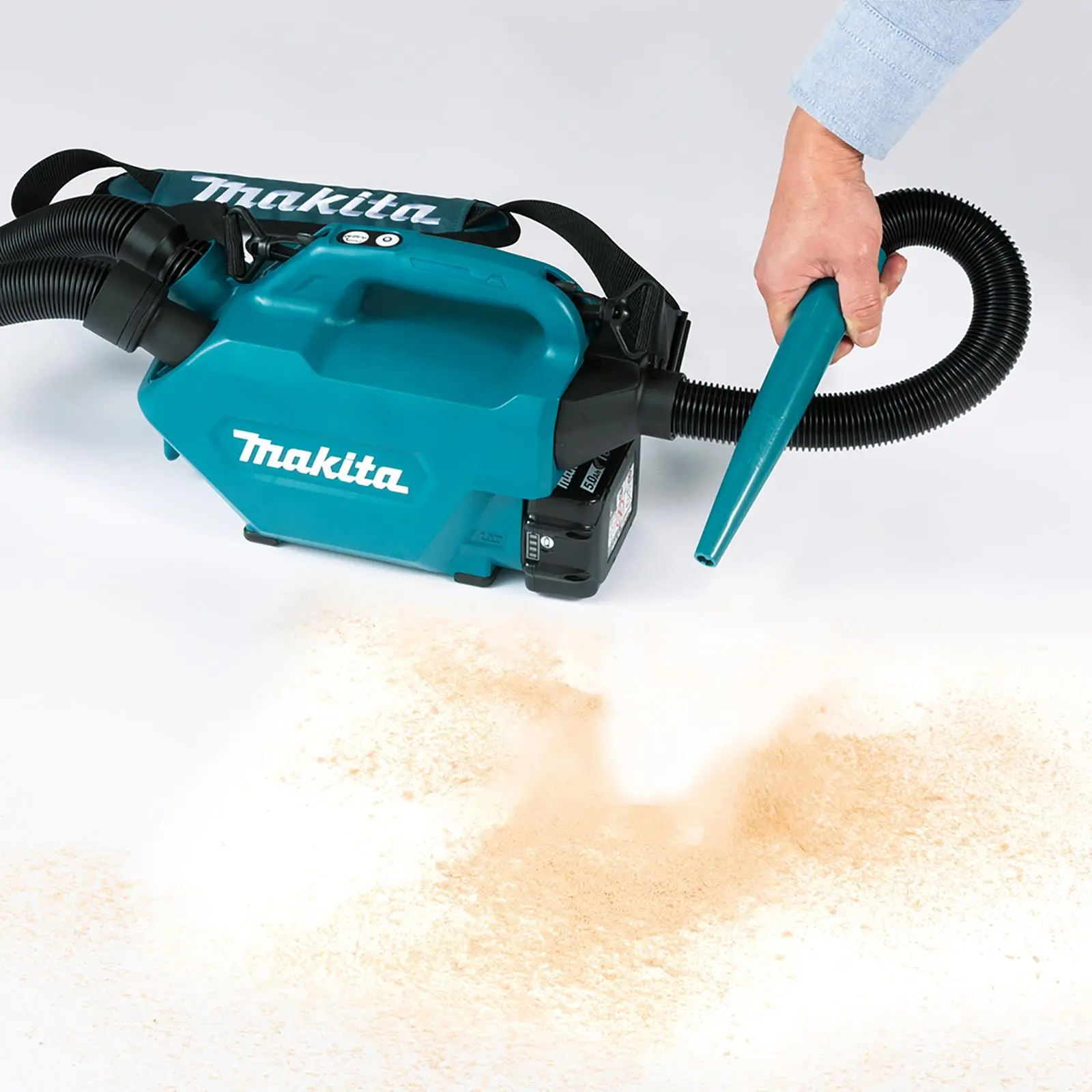 Makita Vacuum Cleaner Car Interior Compact LXT Li-ion 18V DCL184Z Body Only - Image 11