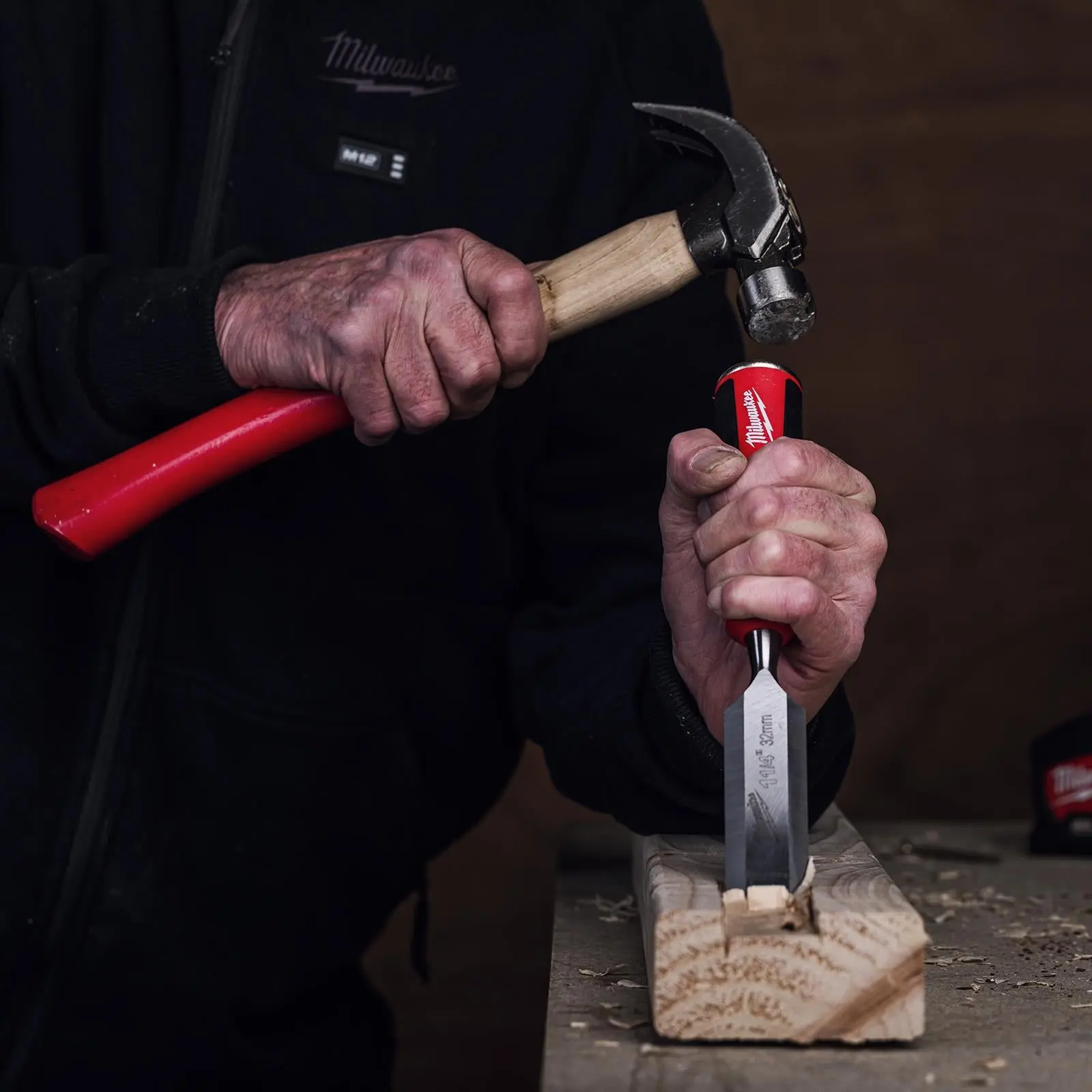 Milwaukee Beveled Edge Wood Chisel 32mm 1-1/4" All Metal Core with Striking Cap - Image 10