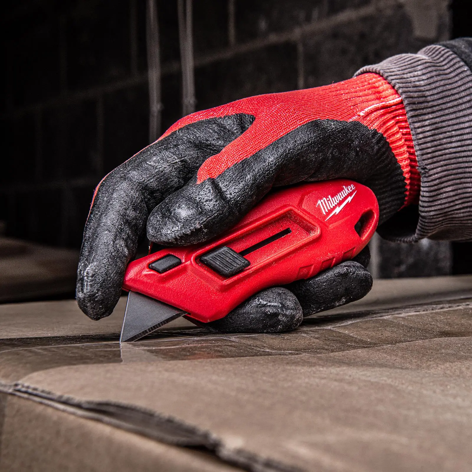Milwaukee Compact Sliding Retractable Utility Knife Cutting Blade - Image 6