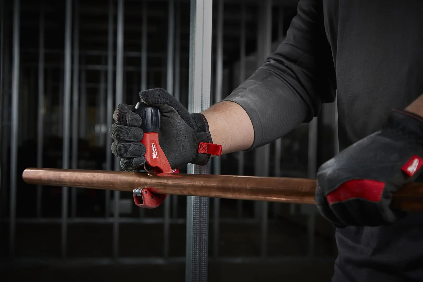 Milwaukee Copper Tubing Cutter Constant Swing 3 - 28mm Capacity - Image 4