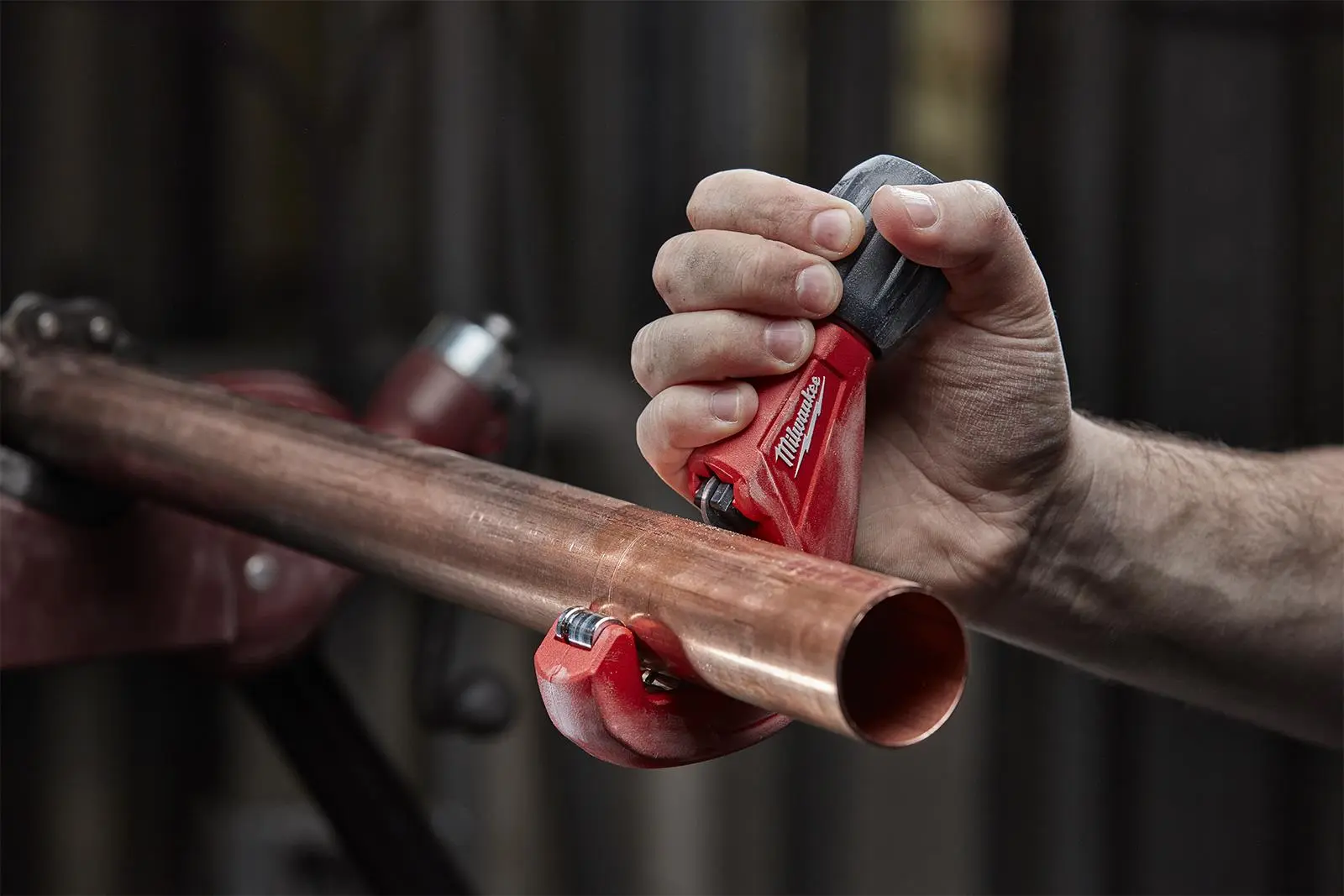 Milwaukee Copper Tubing Cutter Constant Swing 3 - 42mm Capacity - Image 7