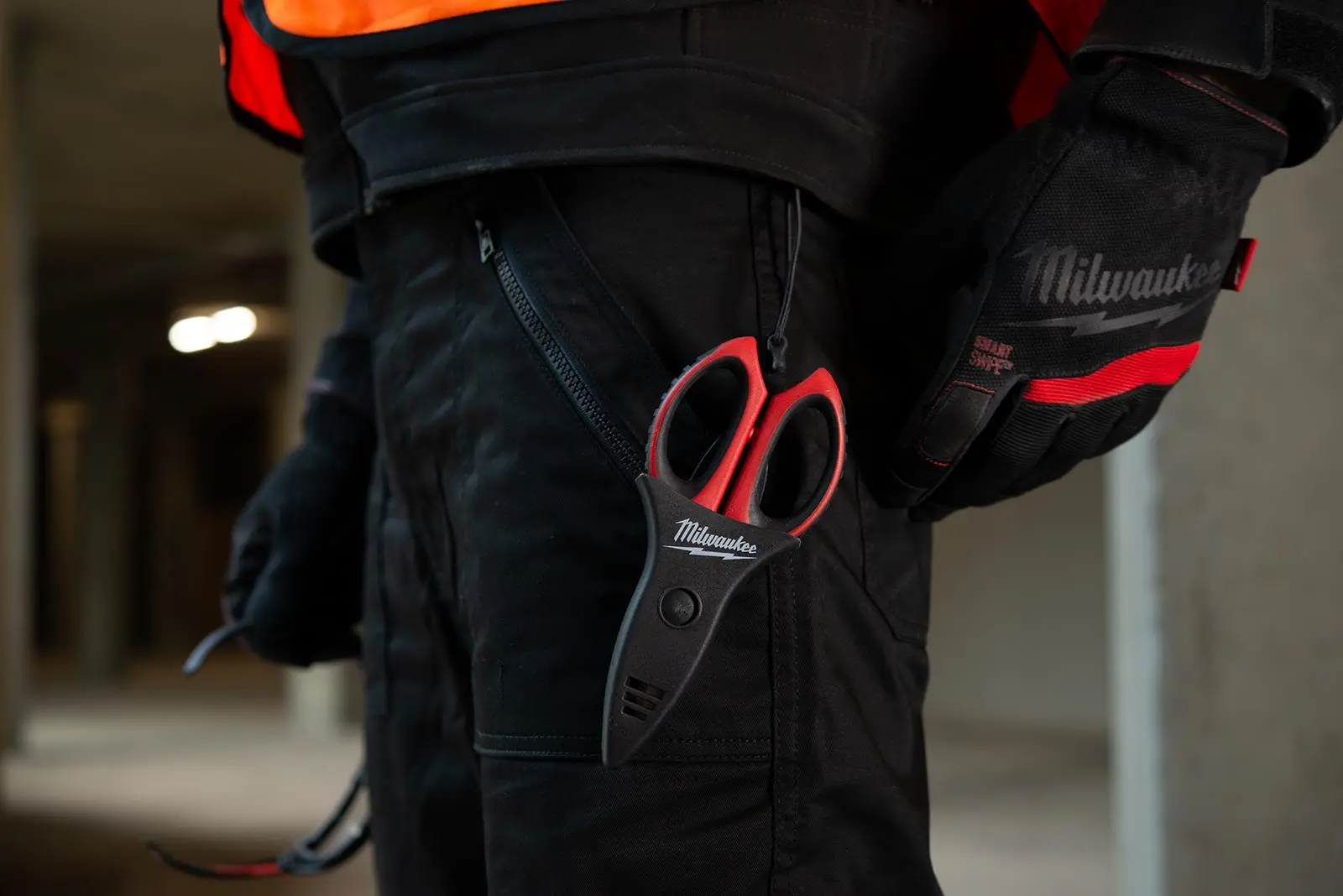 Milwaukee Electrician Scissor with Tool Holder Belt Pouch - Image 4