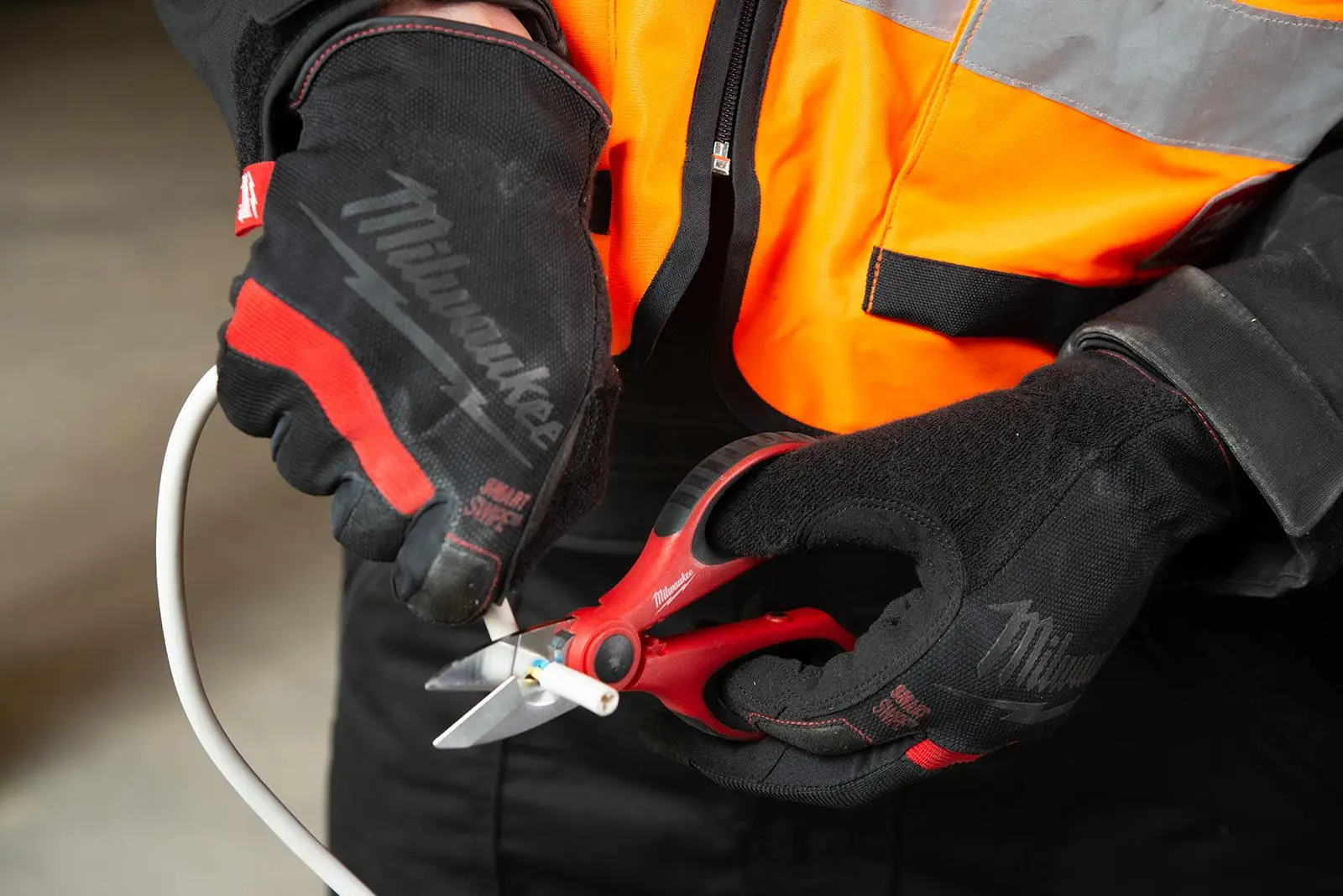 Milwaukee Electrician Scissor with Tool Holder Belt Pouch - Image 5