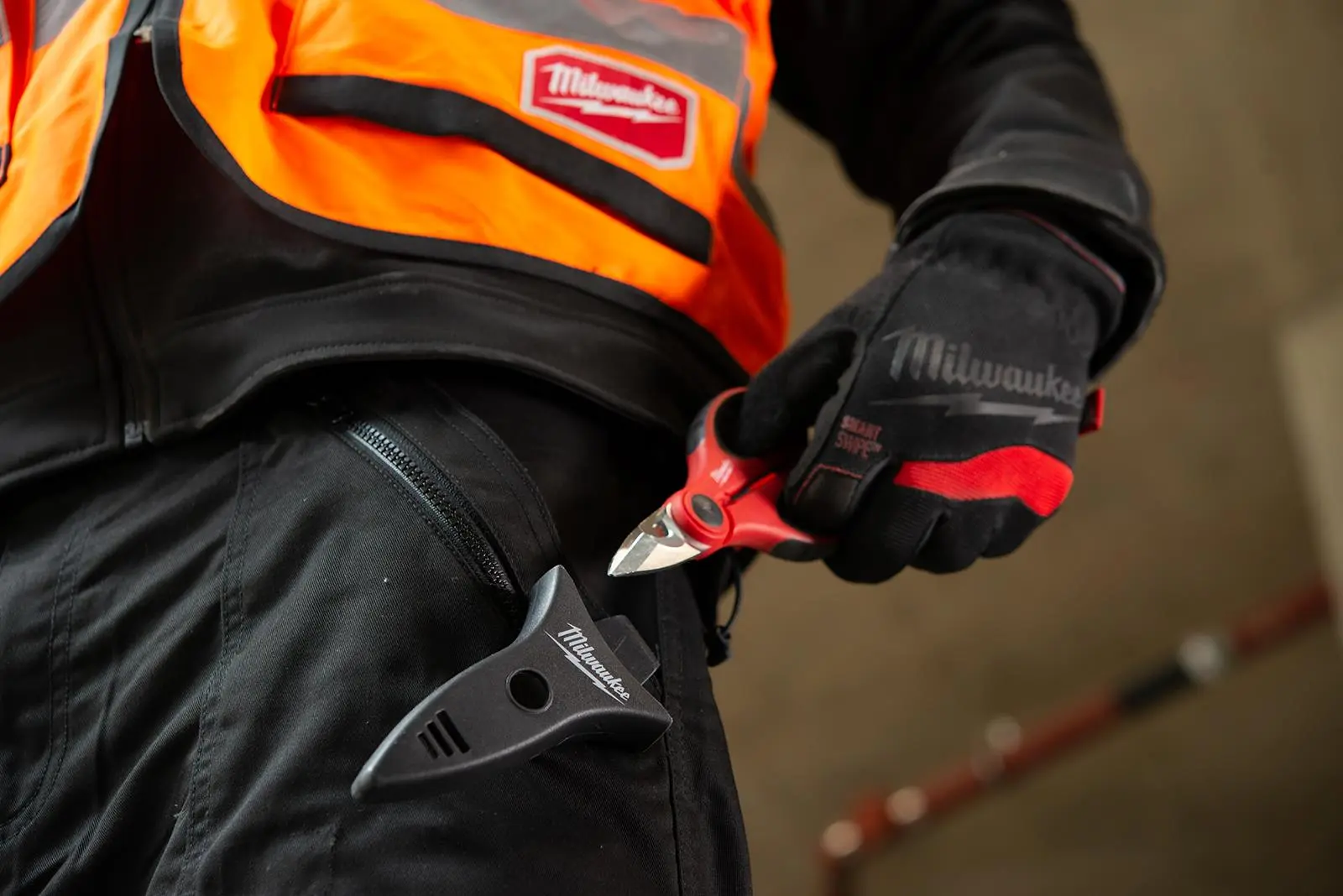 Milwaukee Electrician Scissor with Tool Holder Belt Pouch - Image 8