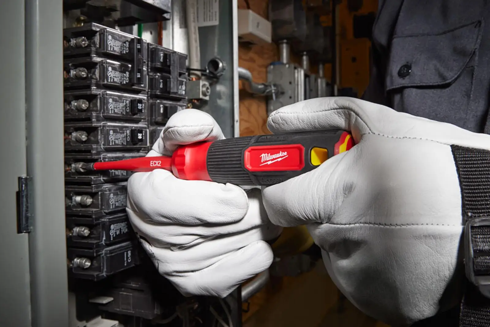 Milwaukee Insulated 4 In 1 Multi Shank Screwdriver Set VDE Torx T10-T25 Slim Shank - Image 2
