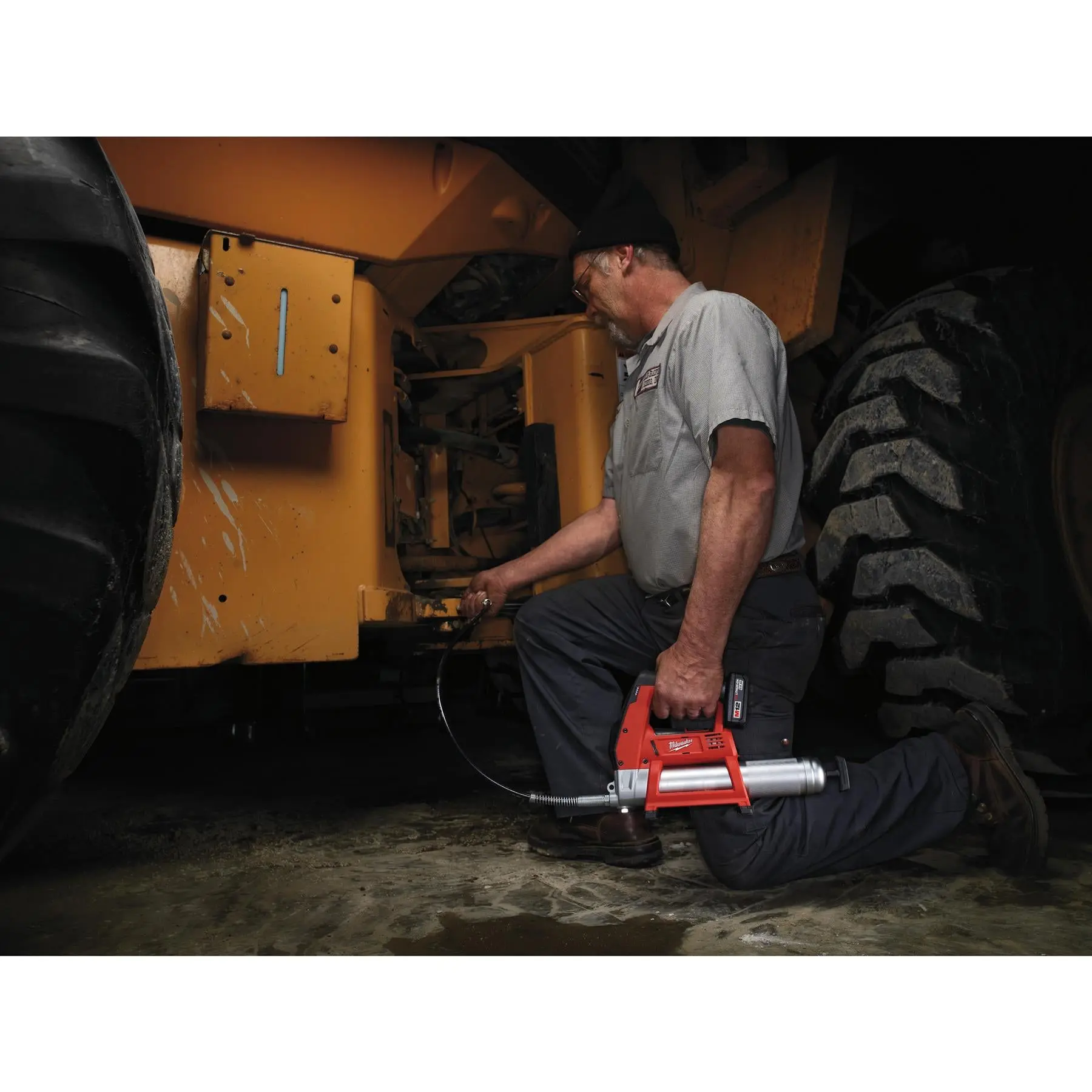 Milwaukee M12 12V Sub Compact Cordless Grease Gun Bare Unit M12GG-0 - Image 7