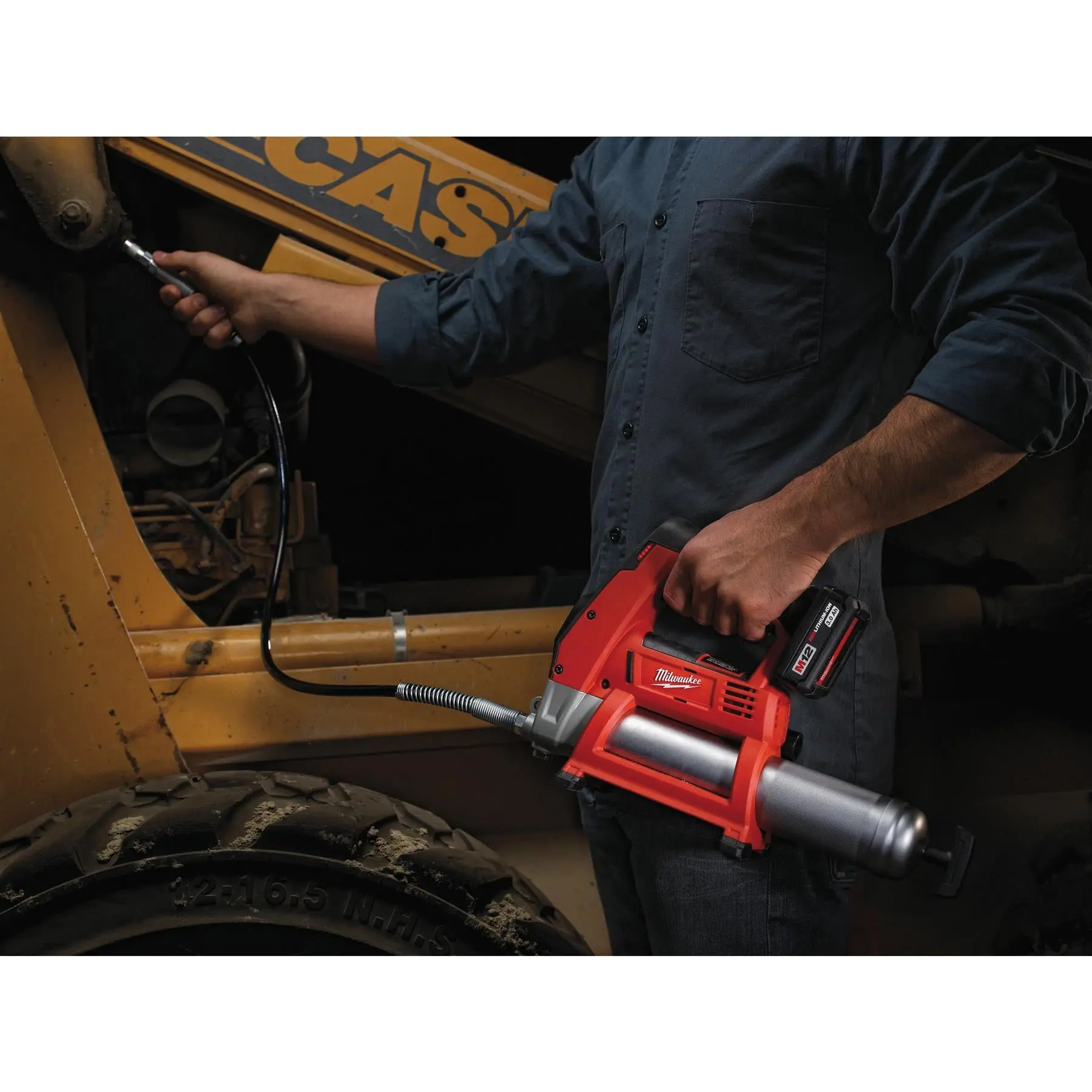 Milwaukee M12 12V Sub Compact Cordless Grease Gun Bare Unit M12GG-0 - Image 8