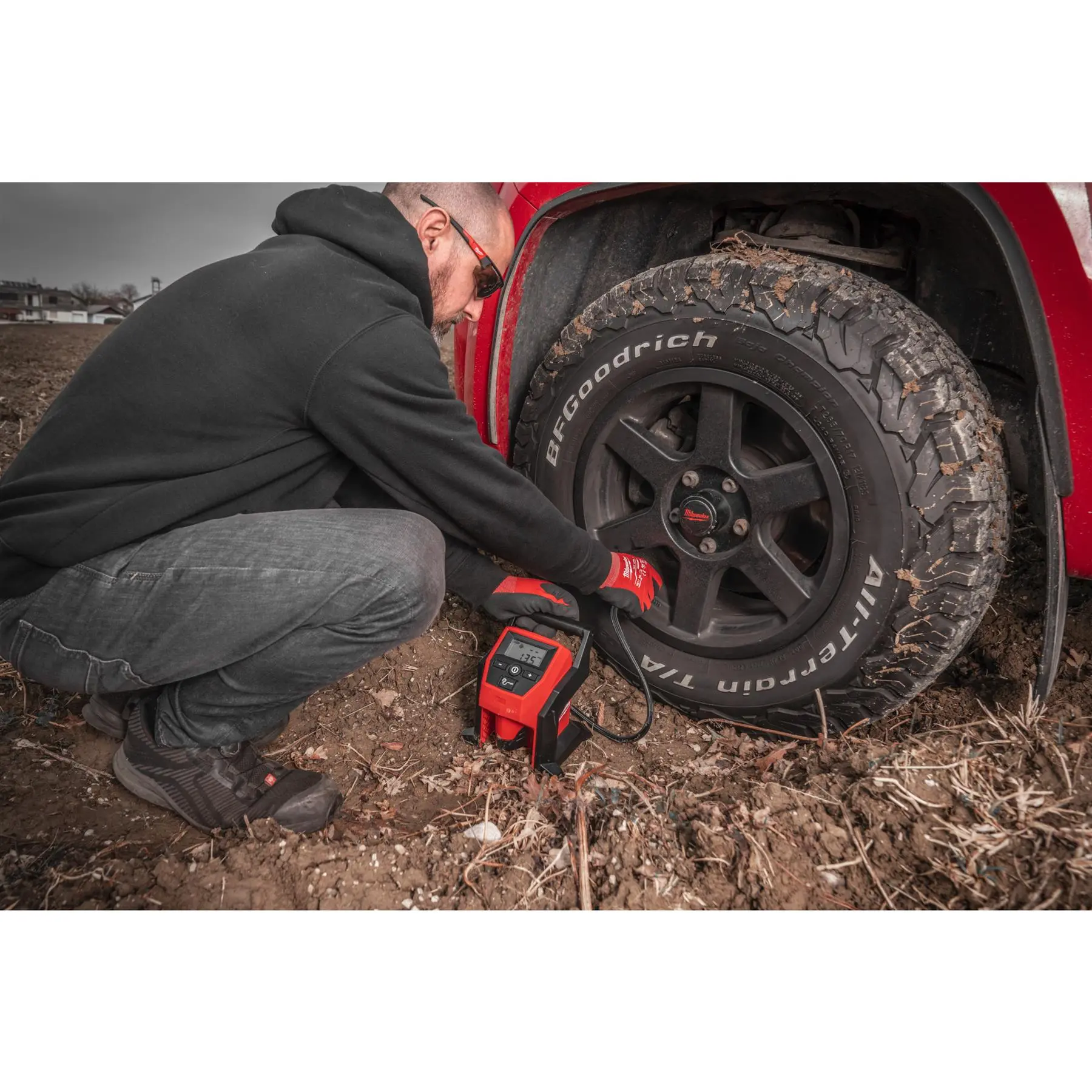 Milwaukee M12 12V Sub Compact Cordless Inflator Bare Unit M12BI-0 - Image 11