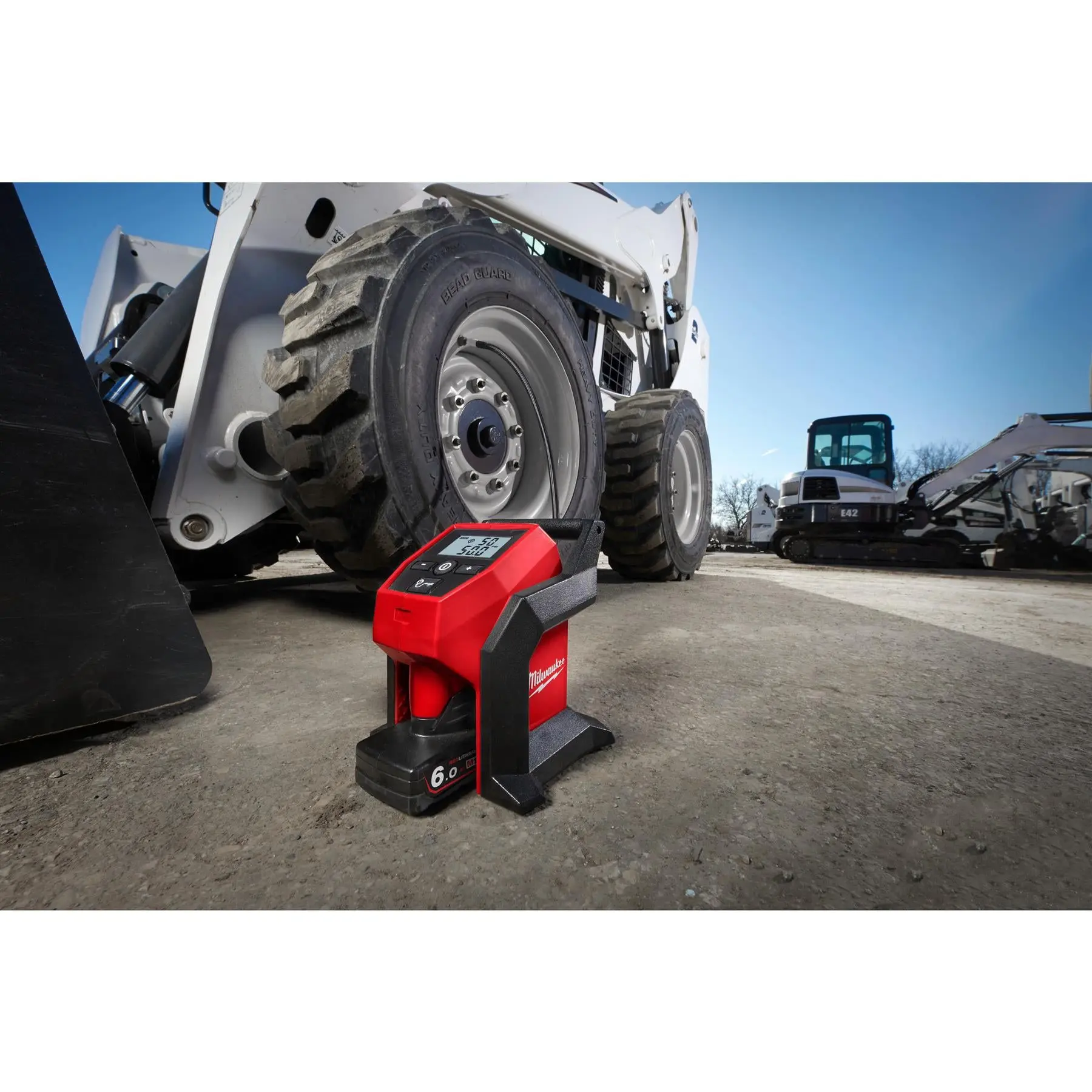 Milwaukee M12 12V Sub Compact Cordless Inflator Bare Unit M12BI-0 - Image 4
