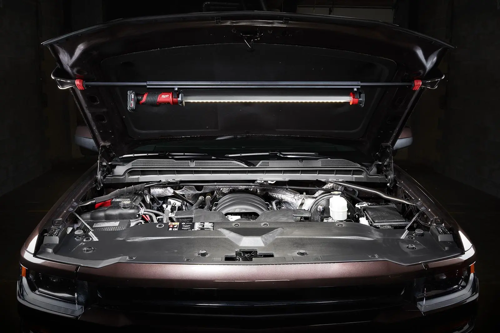 Milwaukee M12 12V Underhood LED Light 1350 Lumens TRUEVIEW Bonnet Inspection Bare Unit M12UHL-0 - Image 4