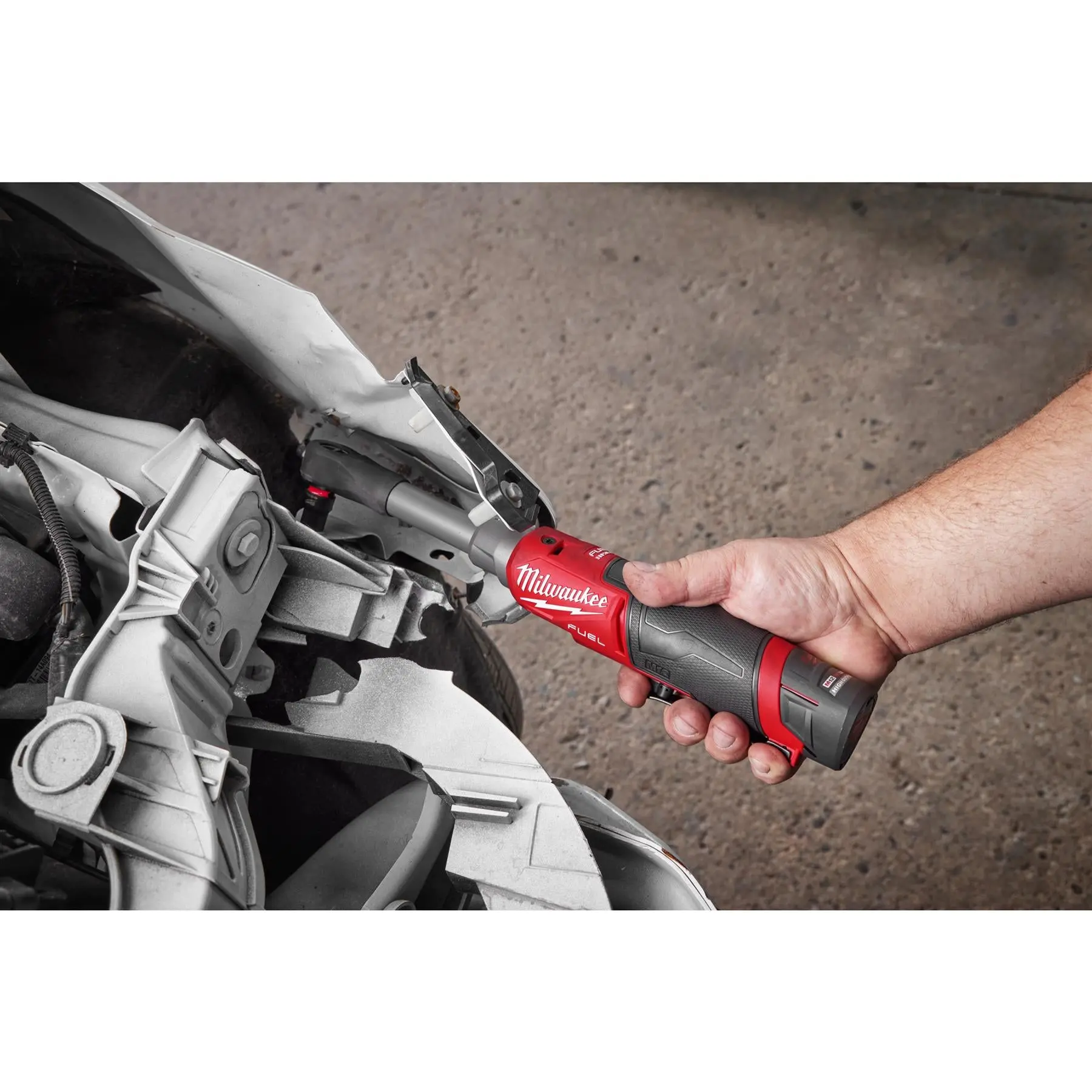 Milwaukee M12 Fuel 12V 3/8" Drive Cordless Extended Reach High Speed Ratchet Bare Unit M12FHIR38LR-0 - Image 10