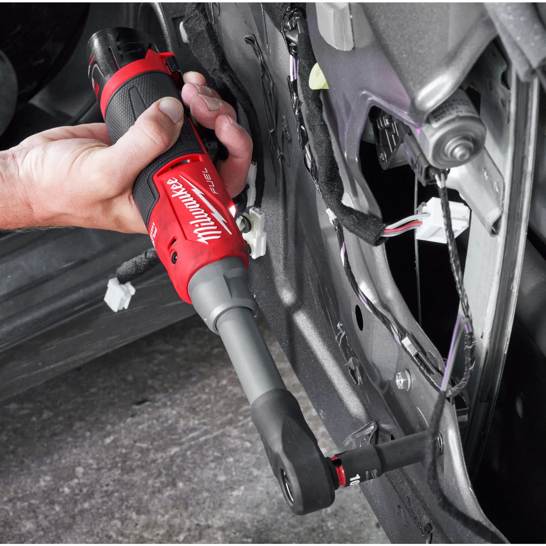 Milwaukee M12 Fuel 12V 3/8" Drive Cordless Extended Reach High Speed Ratchet Bare Unit M12FHIR38LR-0 - Image 5