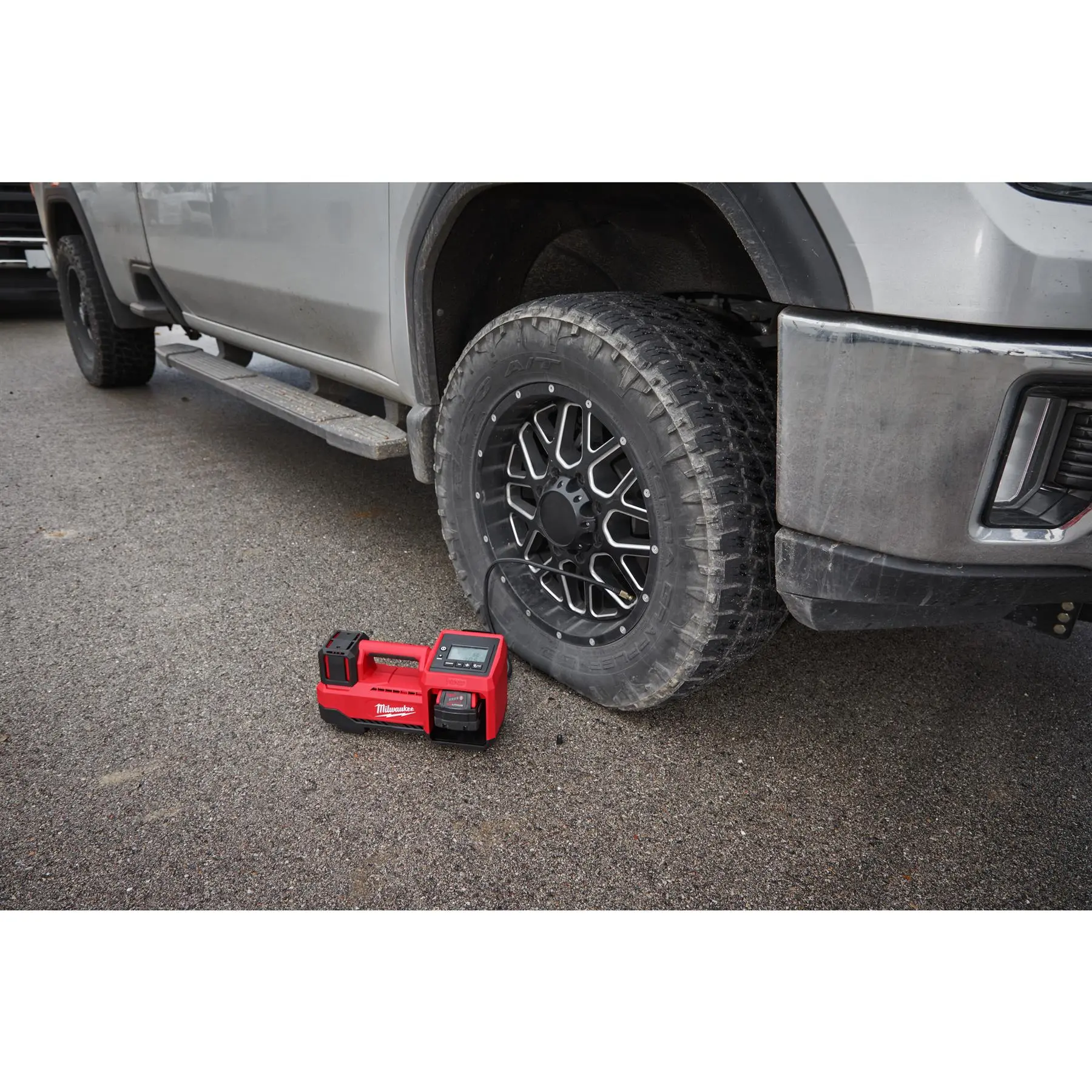 Milwaukee M18 18V Cordless Inflator Bare Unit M18BI-0 - Image 10