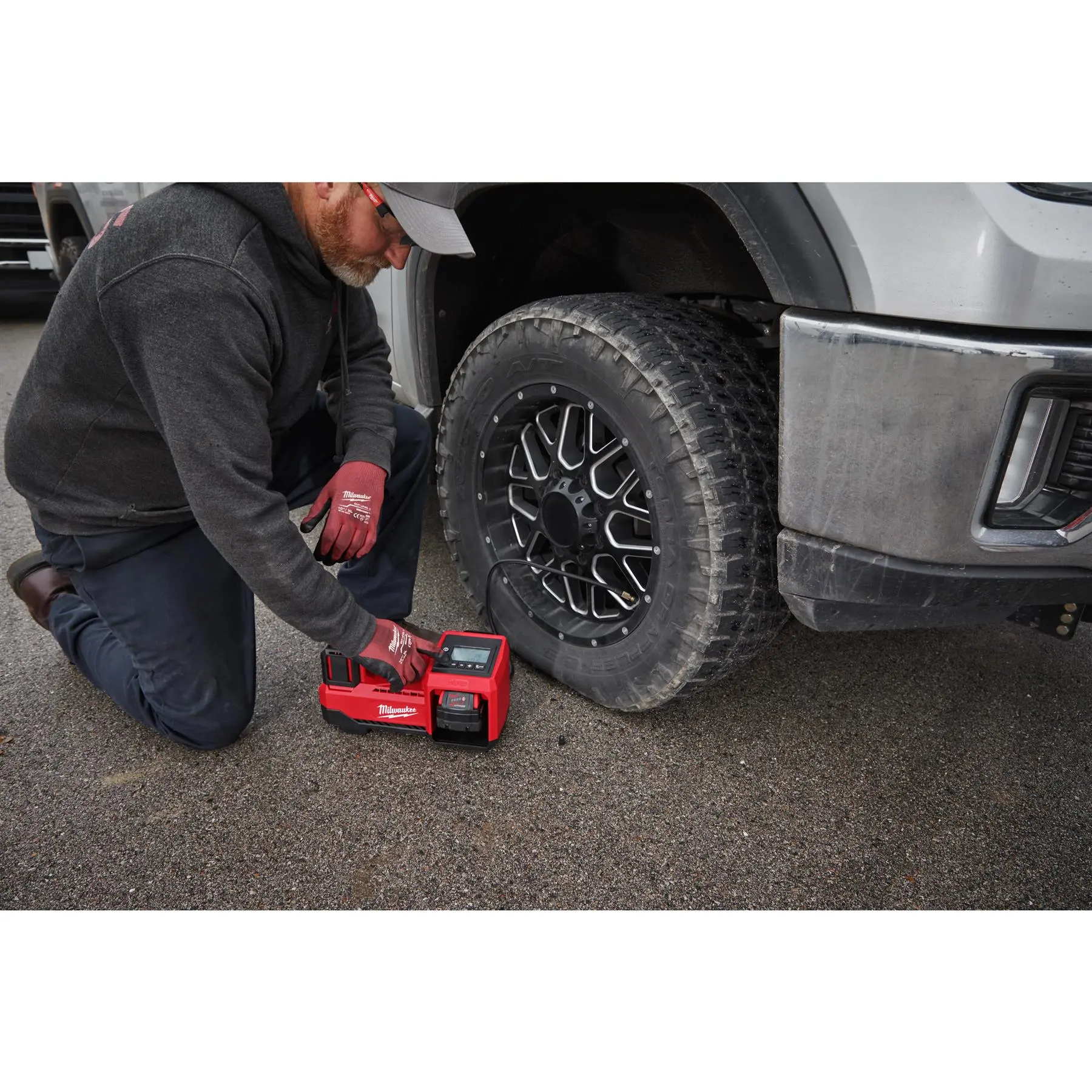 Milwaukee M18 18V Cordless Inflator Bare Unit M18BI-0 - Image 14