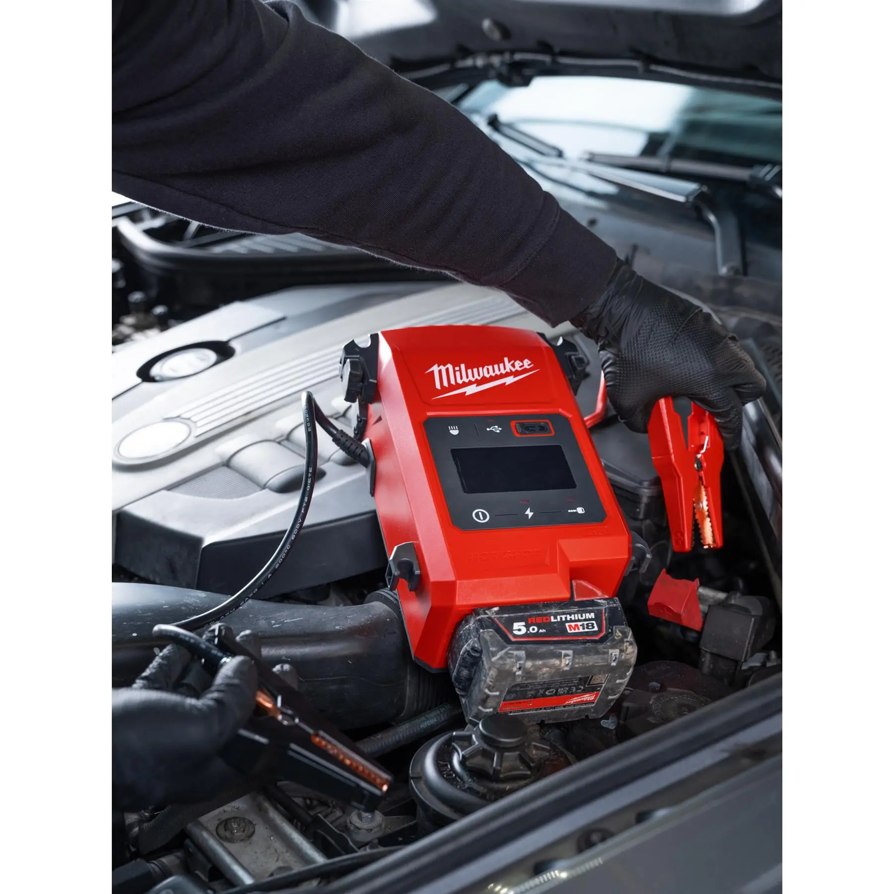 Milwaukee M18 18V Cordless Jump Starter Bare Unit M18JS2000-0 - Image 9