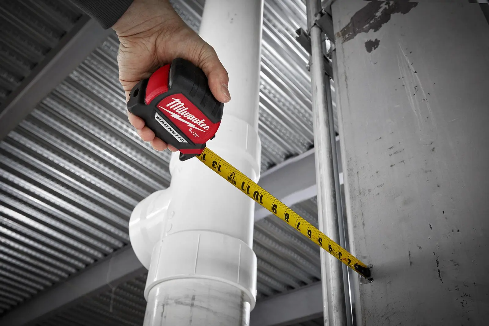 Milwaukee Magnetic Tape Measure Gen III 8m 26ft Metric Imperial 27mm Blade Width - Image 7