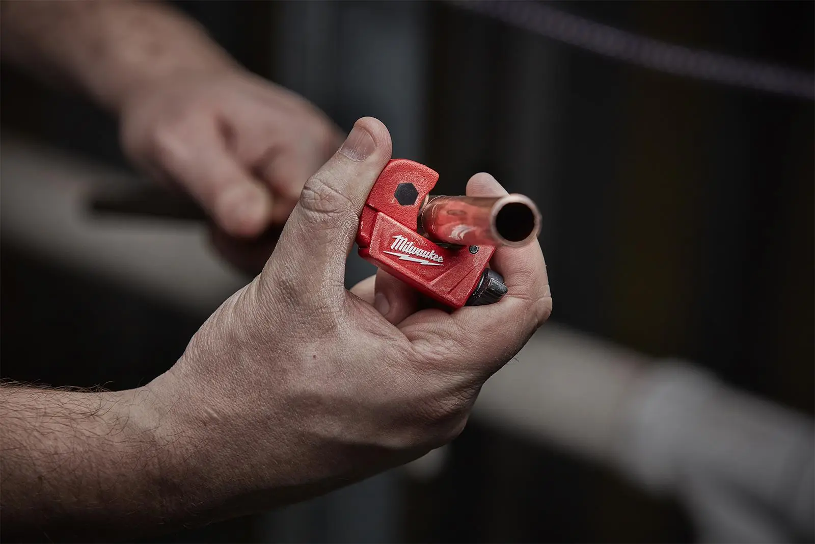 Milwaukee Mini Copper Pipe Tubing Cutter 3 - 22mm Capacity - Image 4